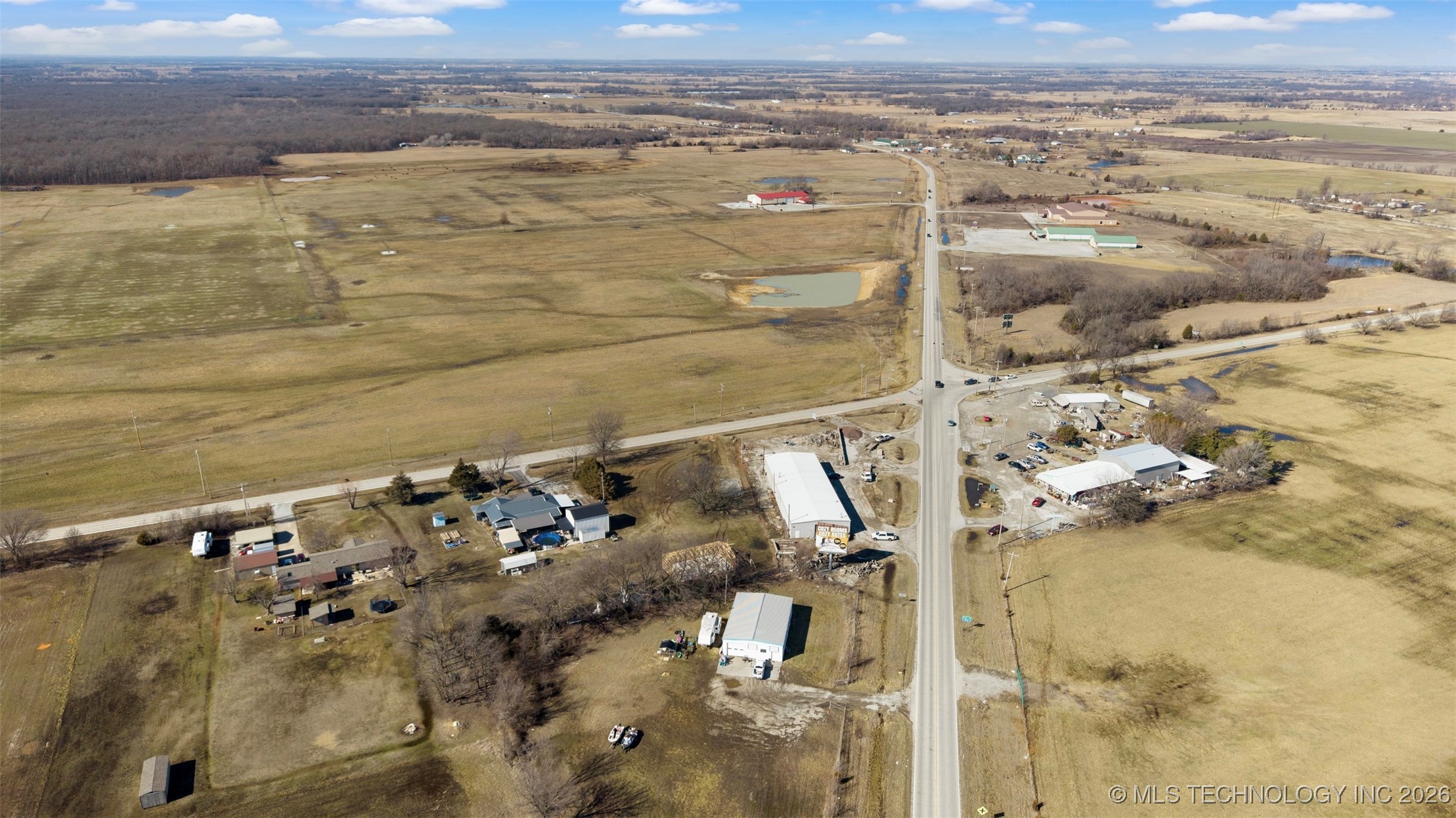 57015 E Highway 59 Property Photo 9