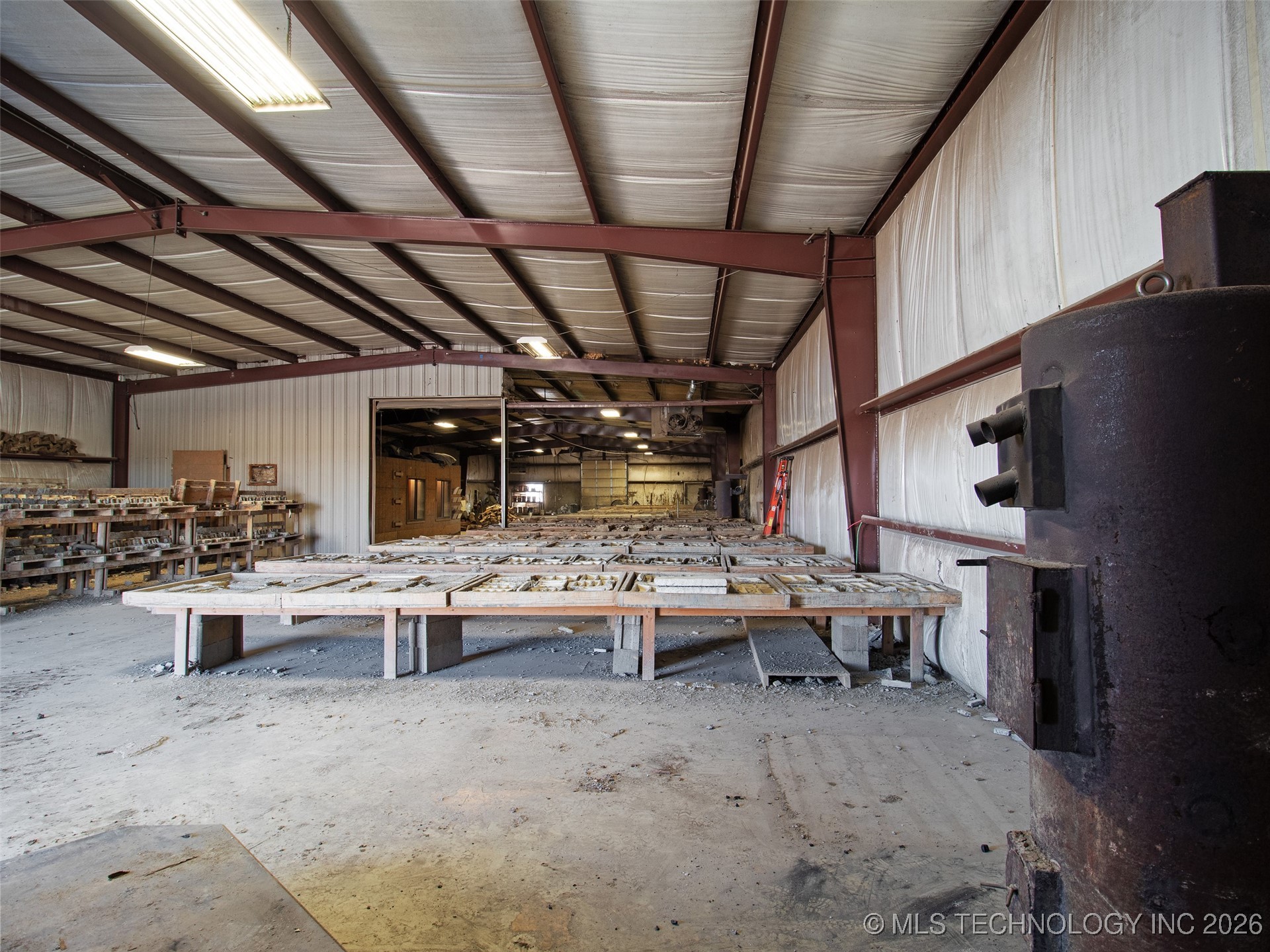 57015 E Highway 59 Property Photo 16