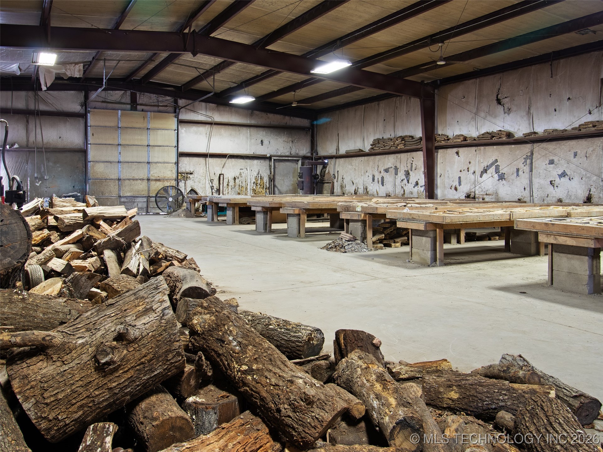 57015 E Highway 59 Property Photo 17