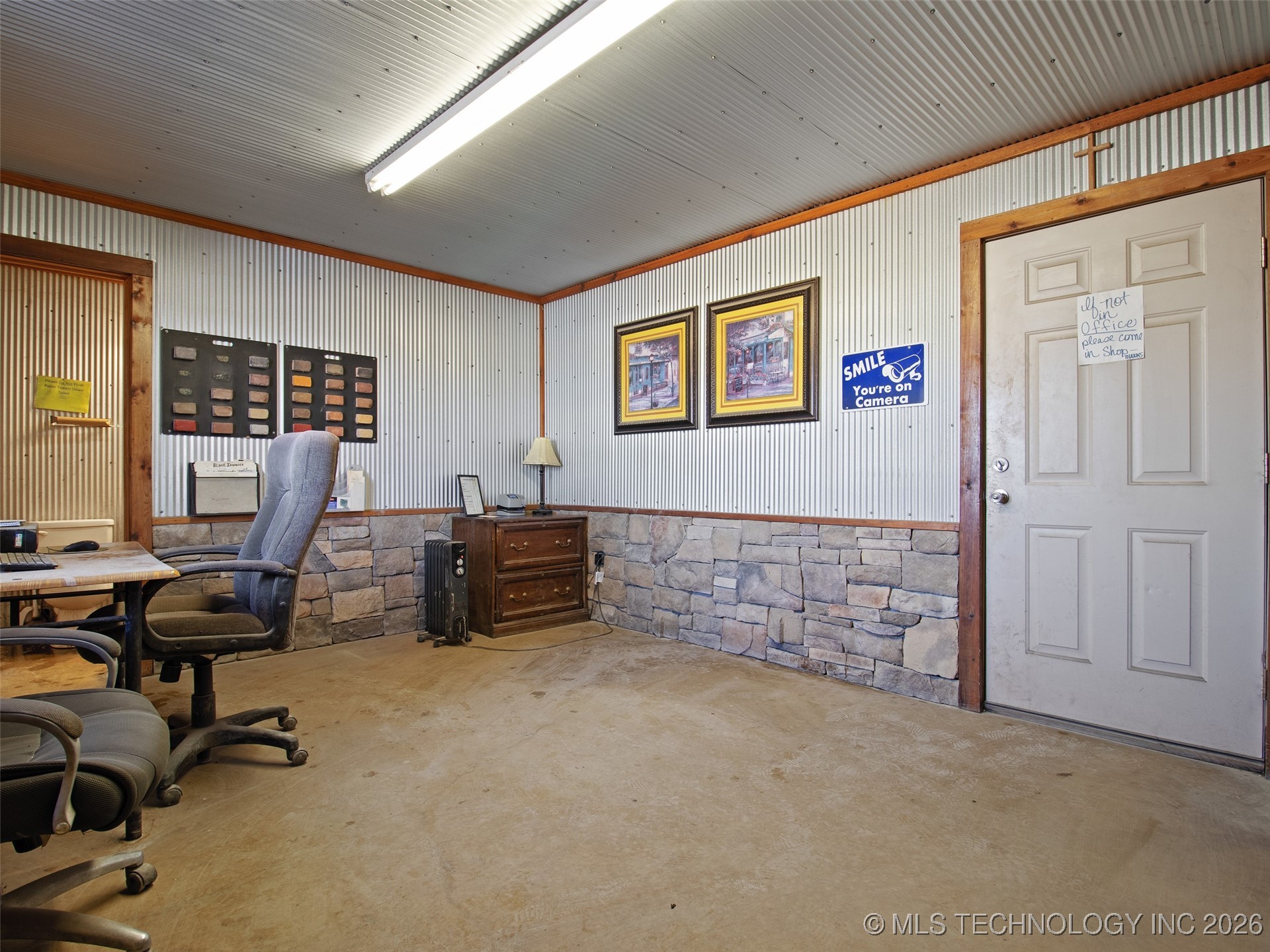 57015 E Highway 59 Property Photo 22