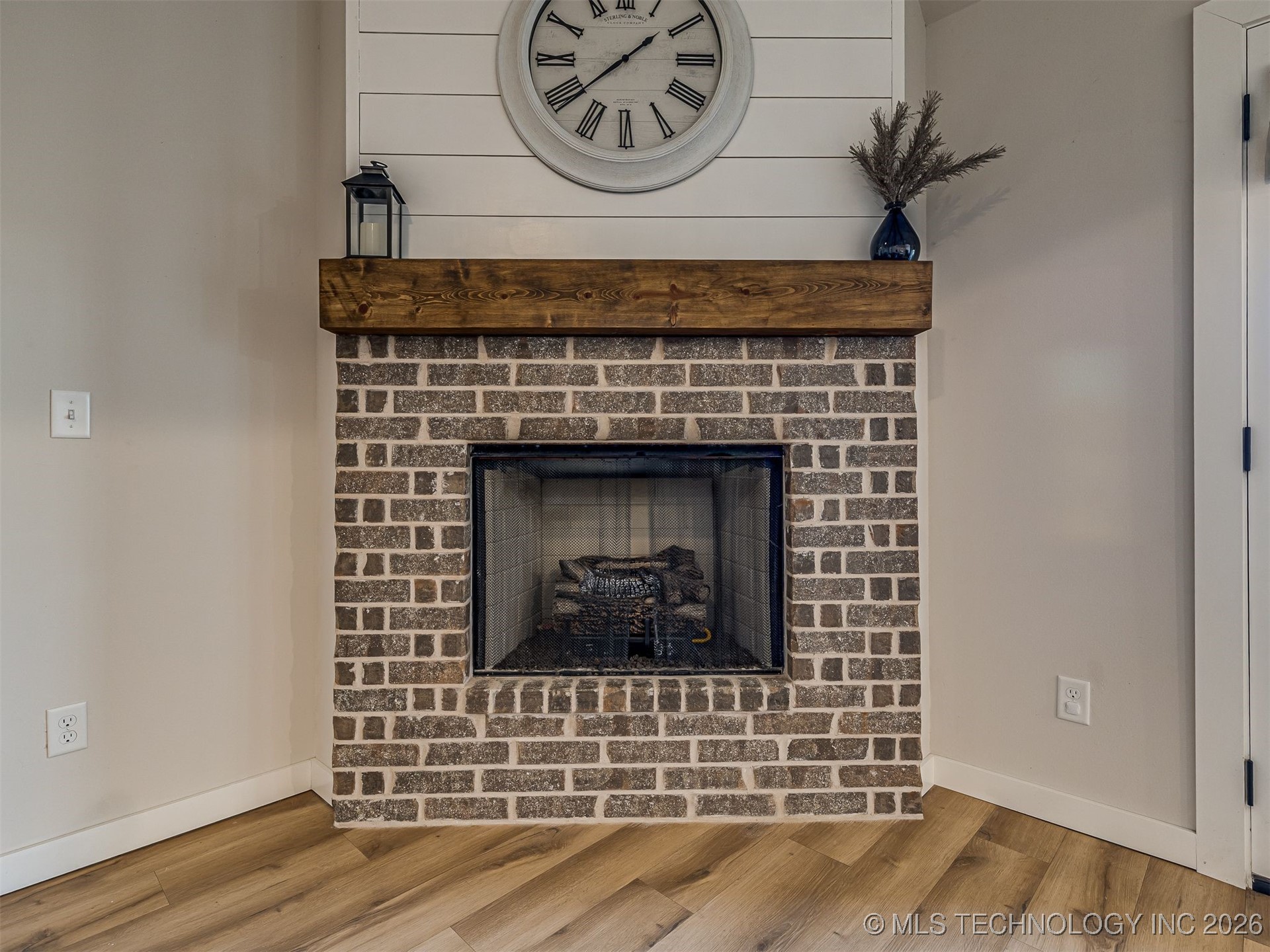 1971 E 154th Street N Property Photo 15