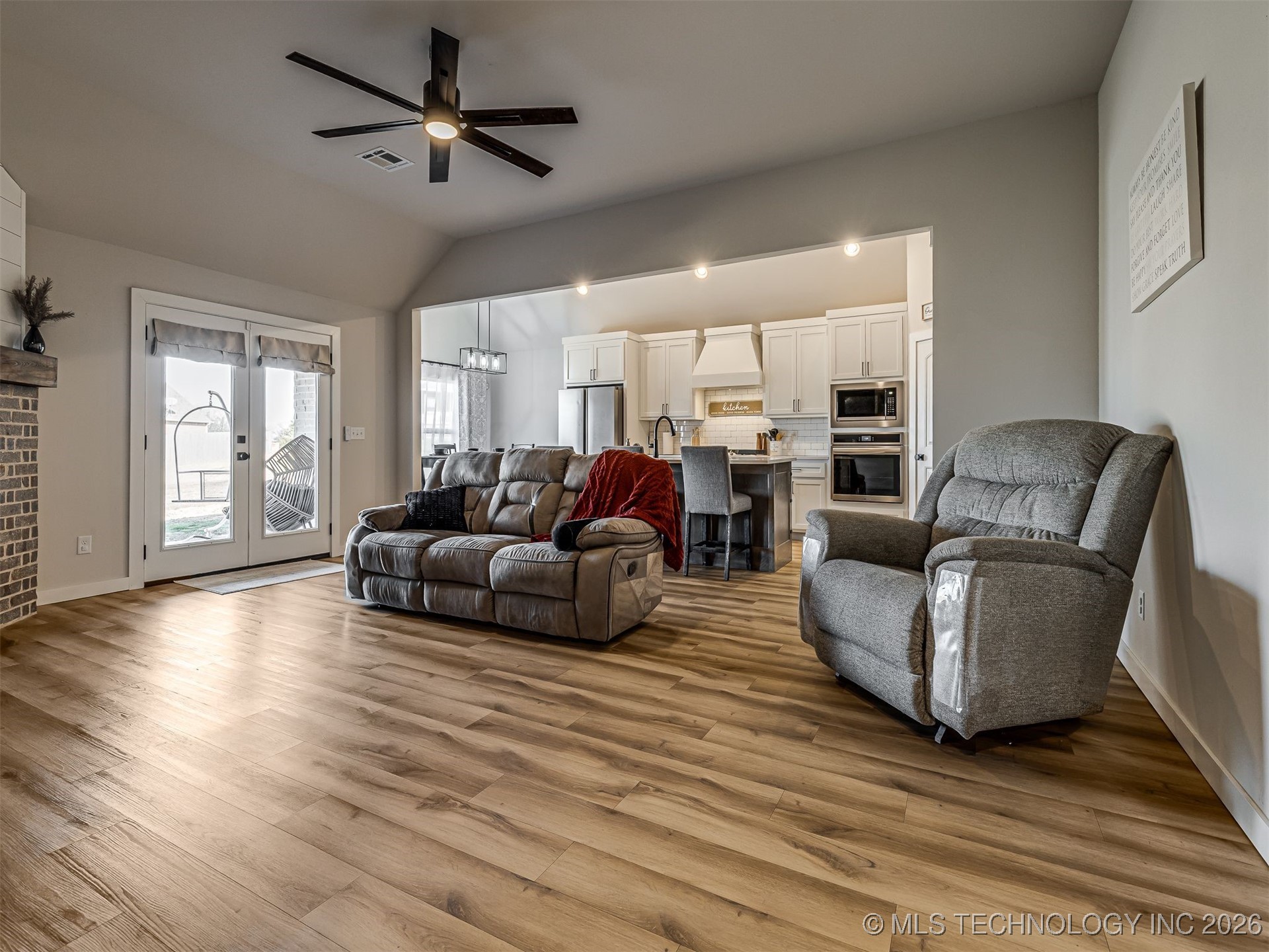 1971 E 154th Street N Property Photo 16