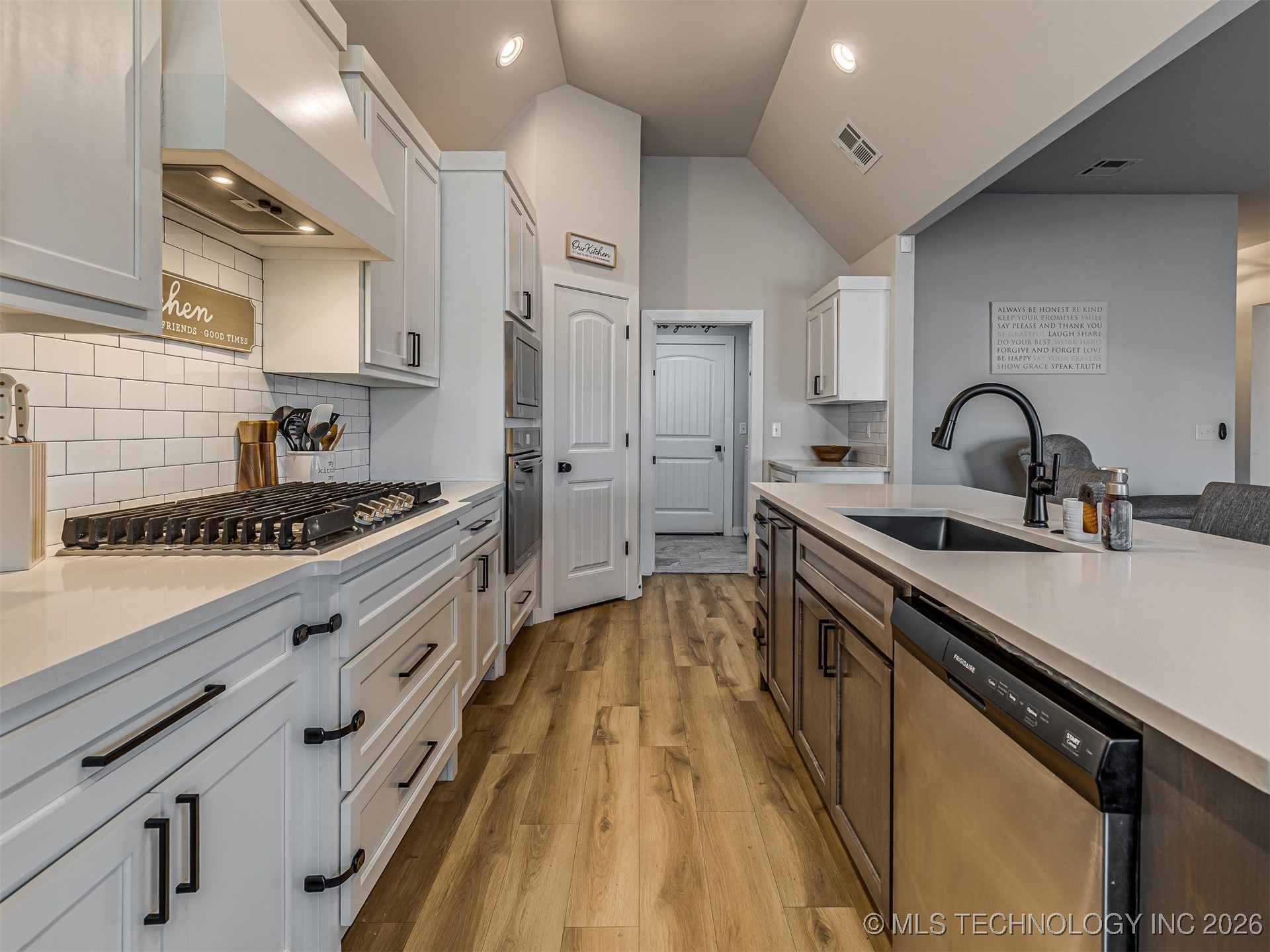 1971 E 154th Street N Property Photo 19