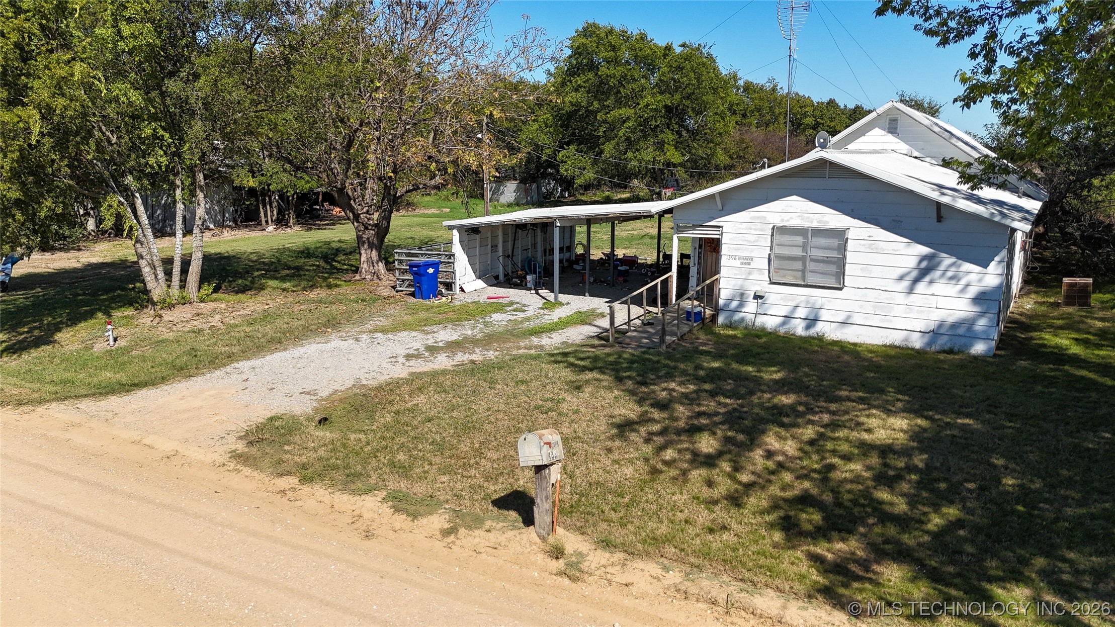 1398 Sexton Property Photo 5