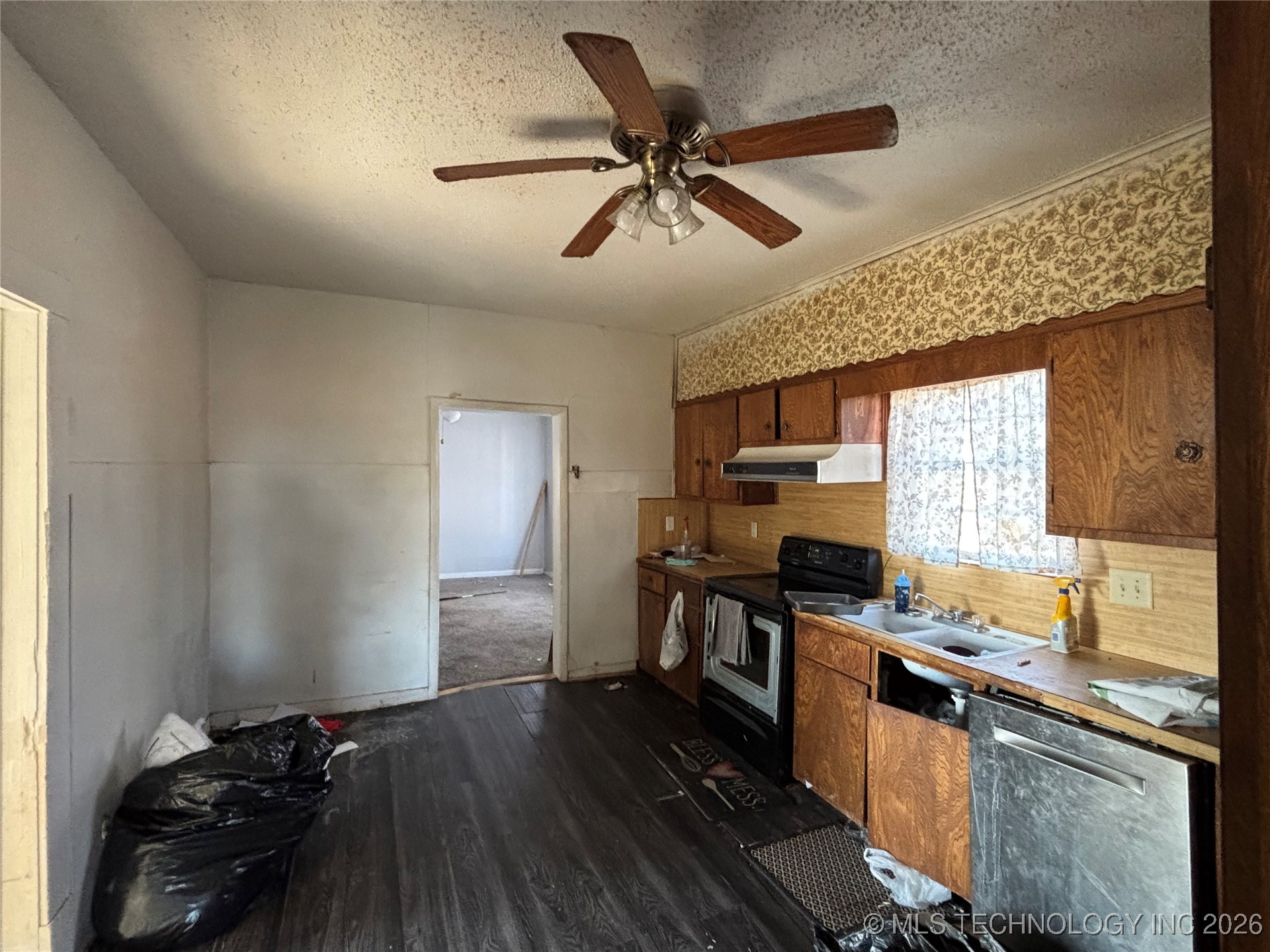 1398 Sexton Property Photo 35