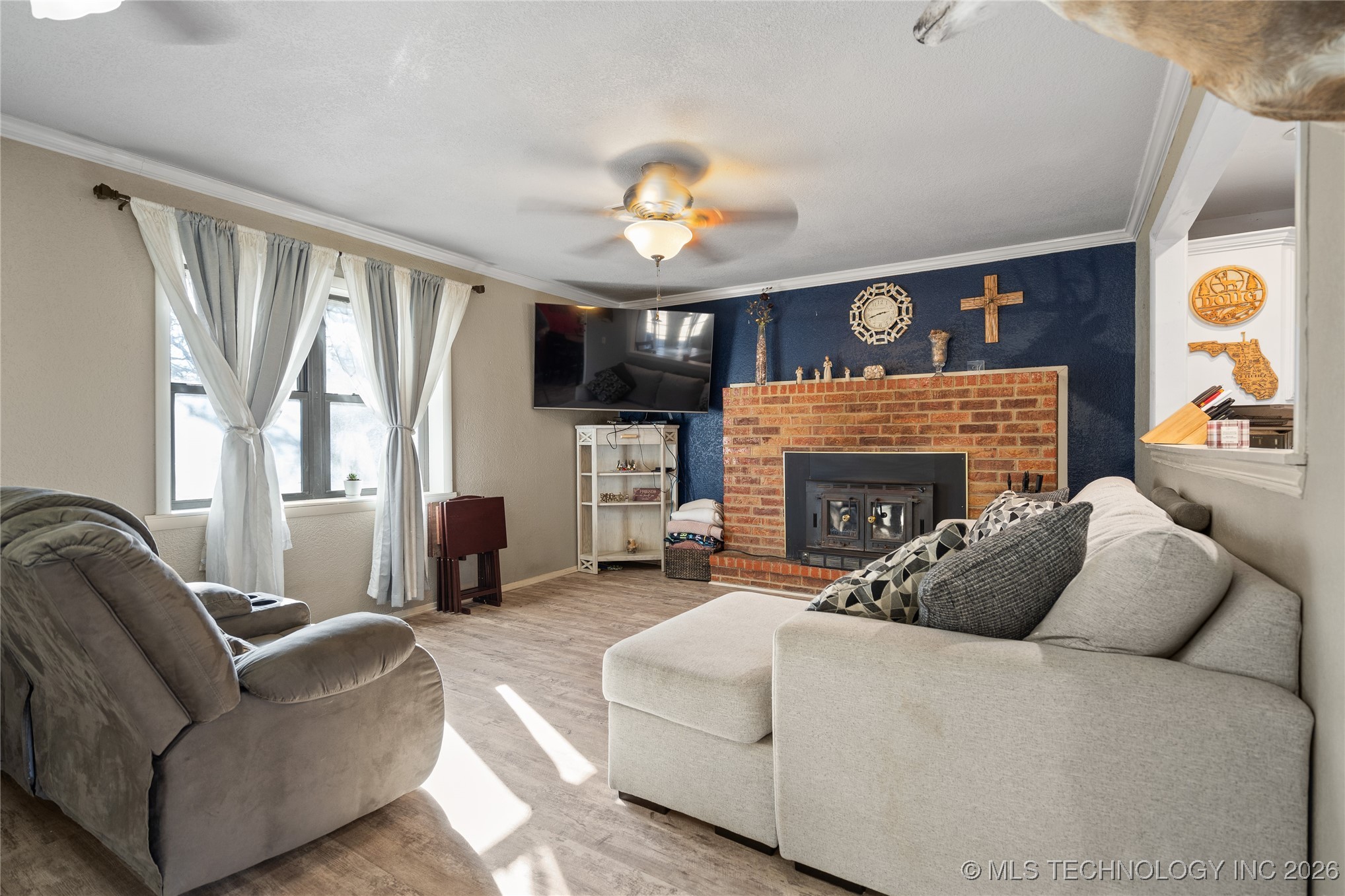 170 Serpentine St Property Photo 5