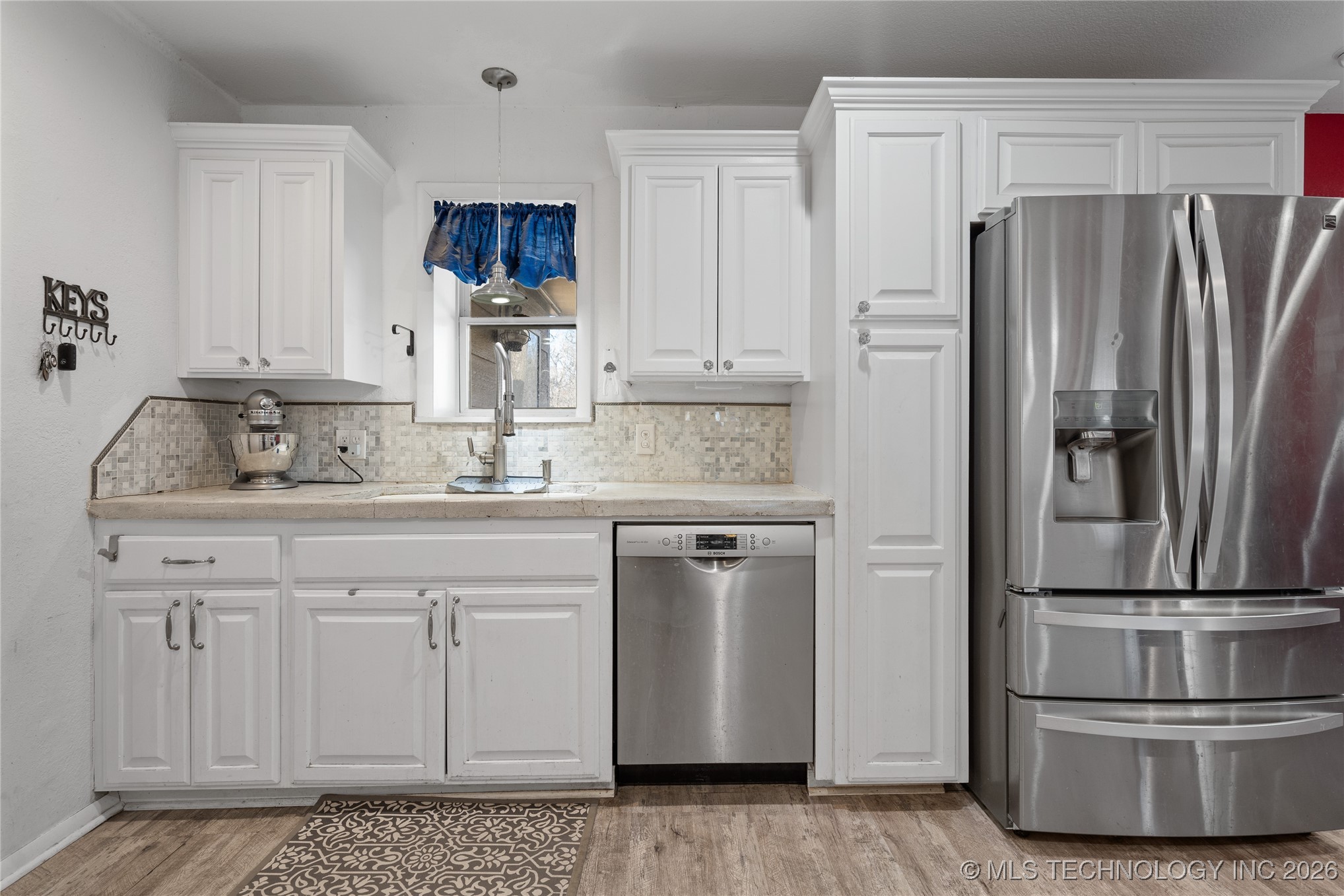 170 Serpentine St Property Photo 7