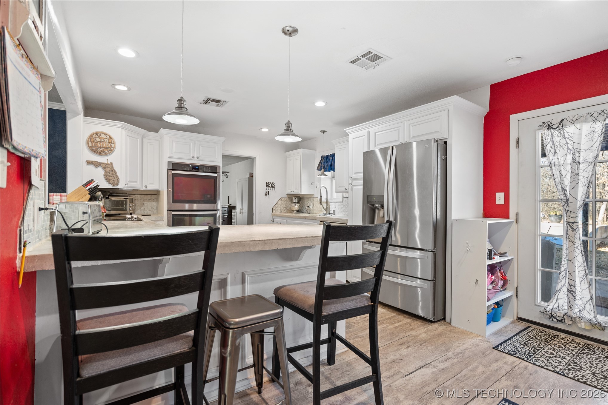 170 Serpentine St Property Photo 9