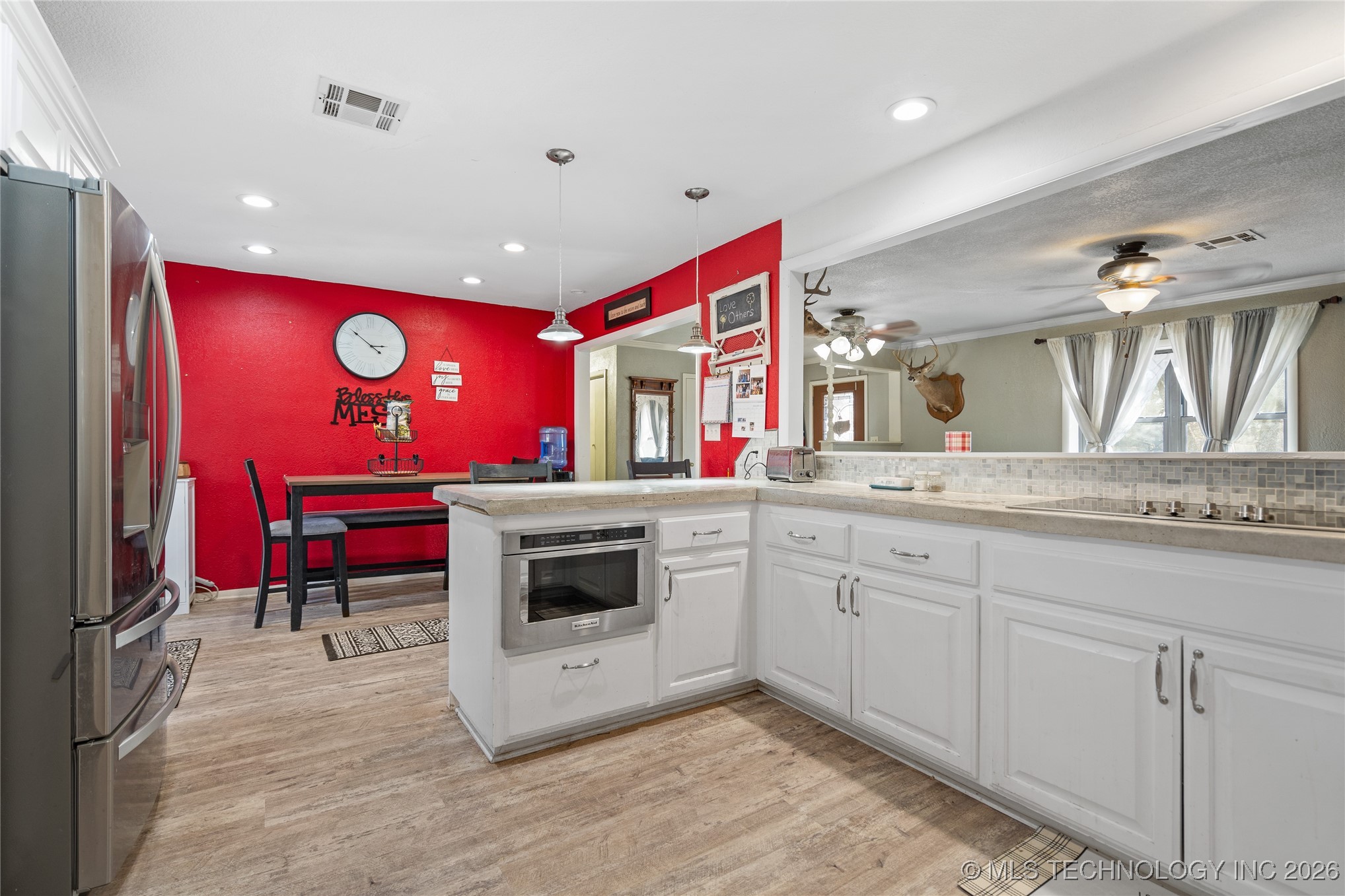 170 Serpentine St Property Photo 11