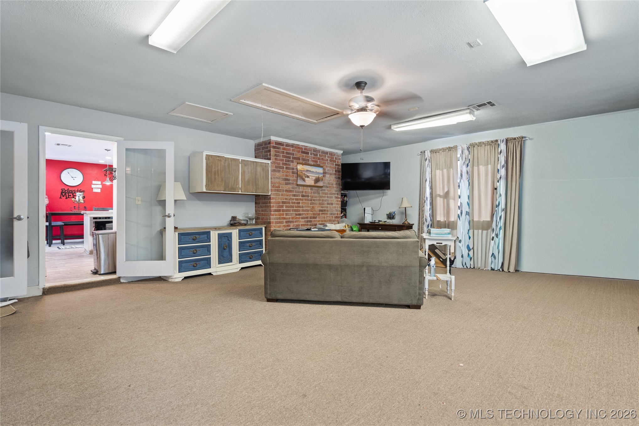 170 Serpentine St Property Photo 24