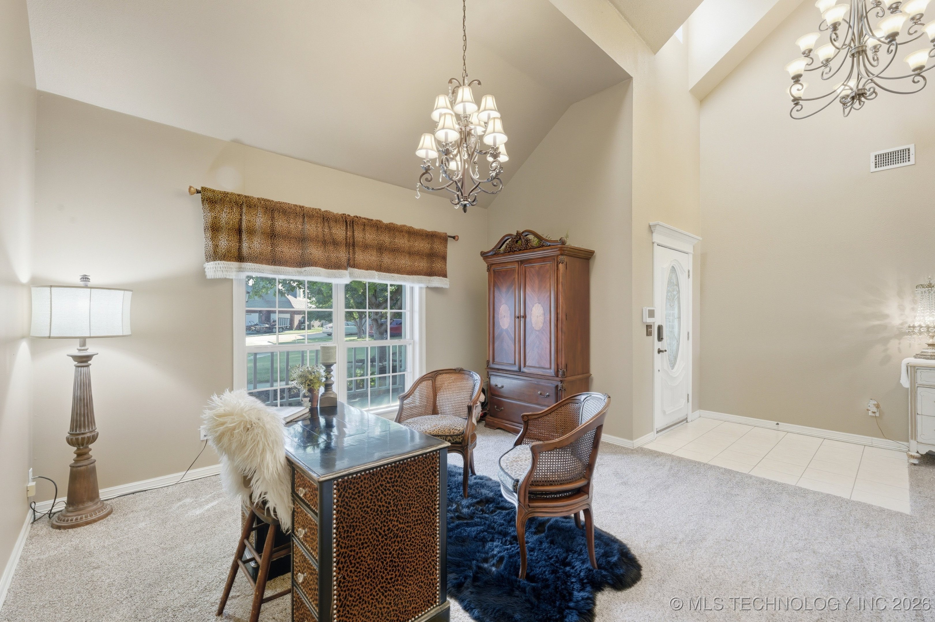 8702 N 140th Terrace Property Photo 13