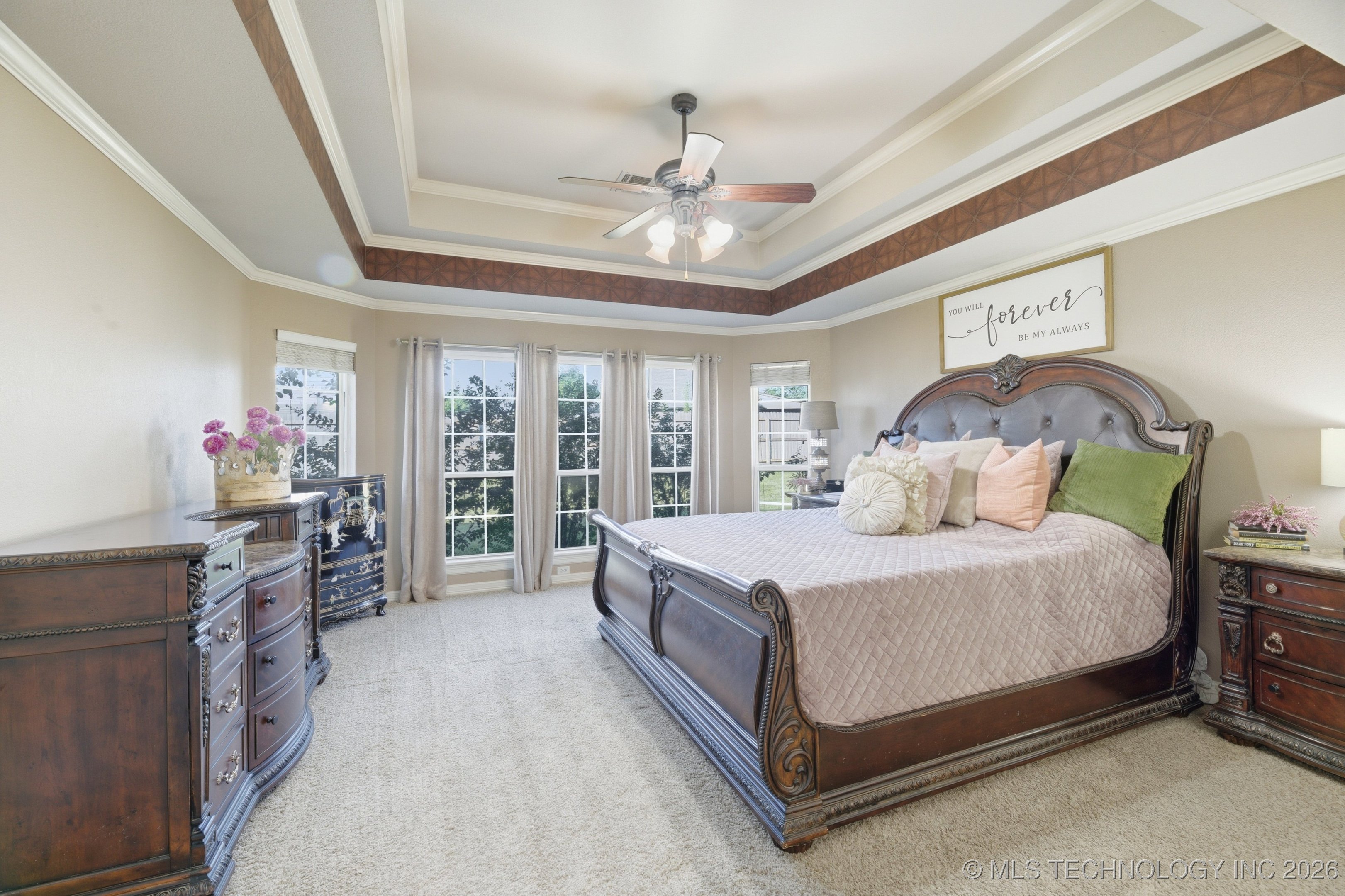 8702 N 140th Terrace Property Photo 14