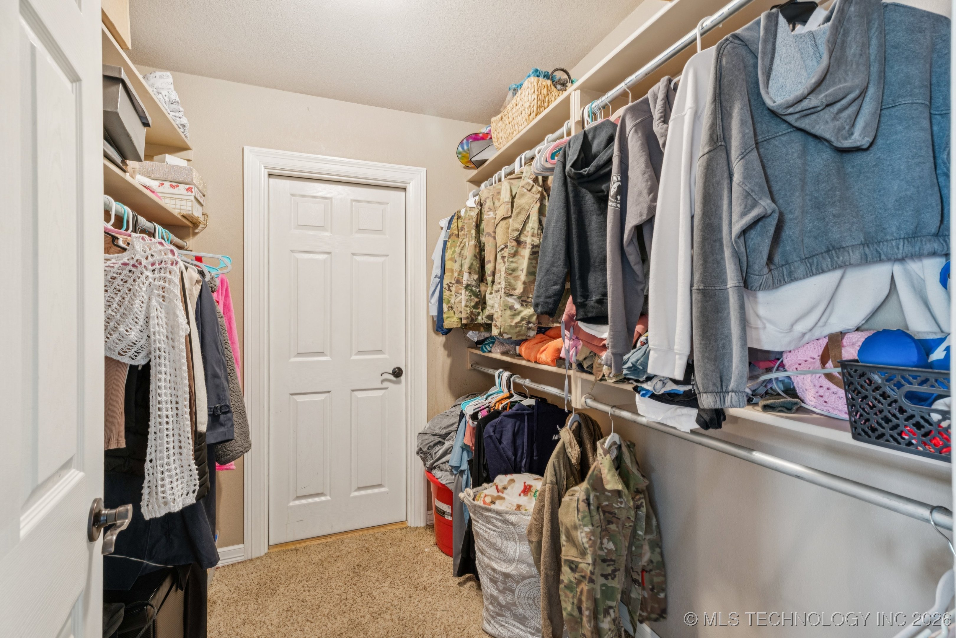 8702 N 140th Terrace Property Photo 31