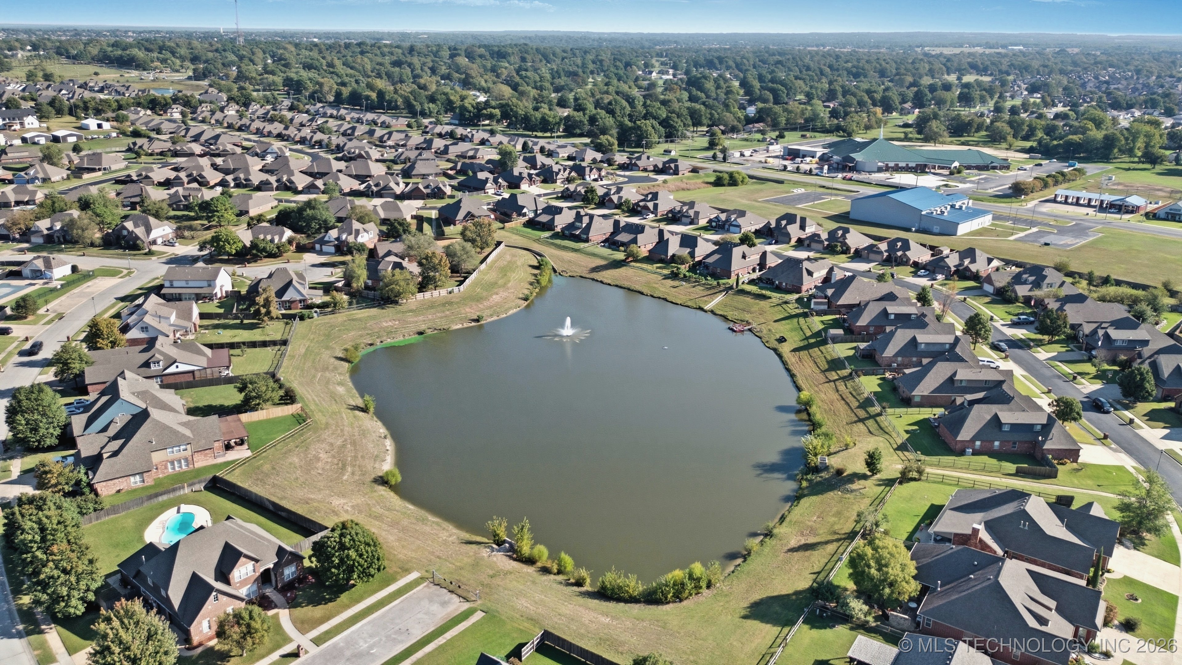 8702 N 140th Terrace Property Photo 37