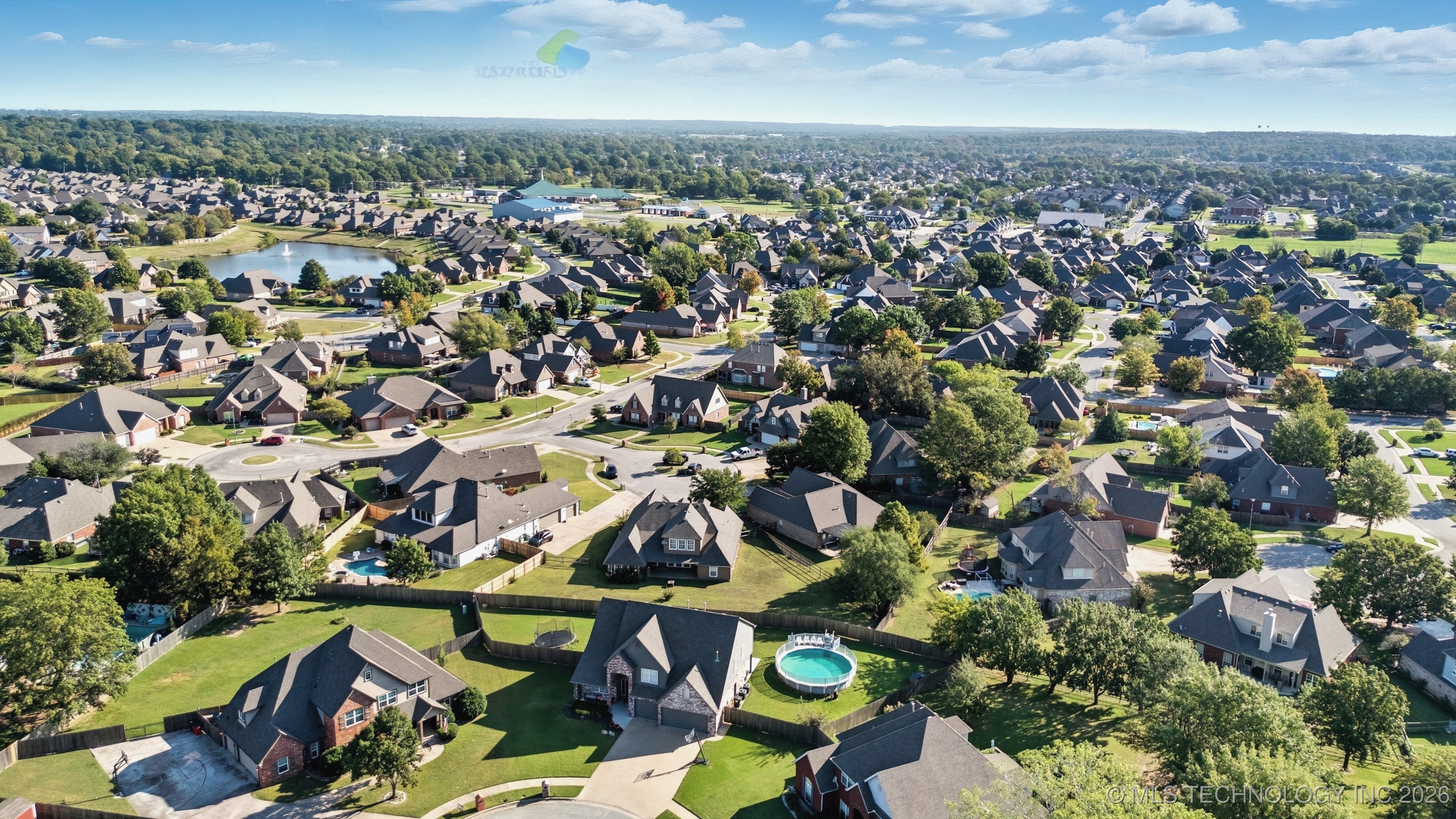 8702 N 140th Terrace Property Photo 39