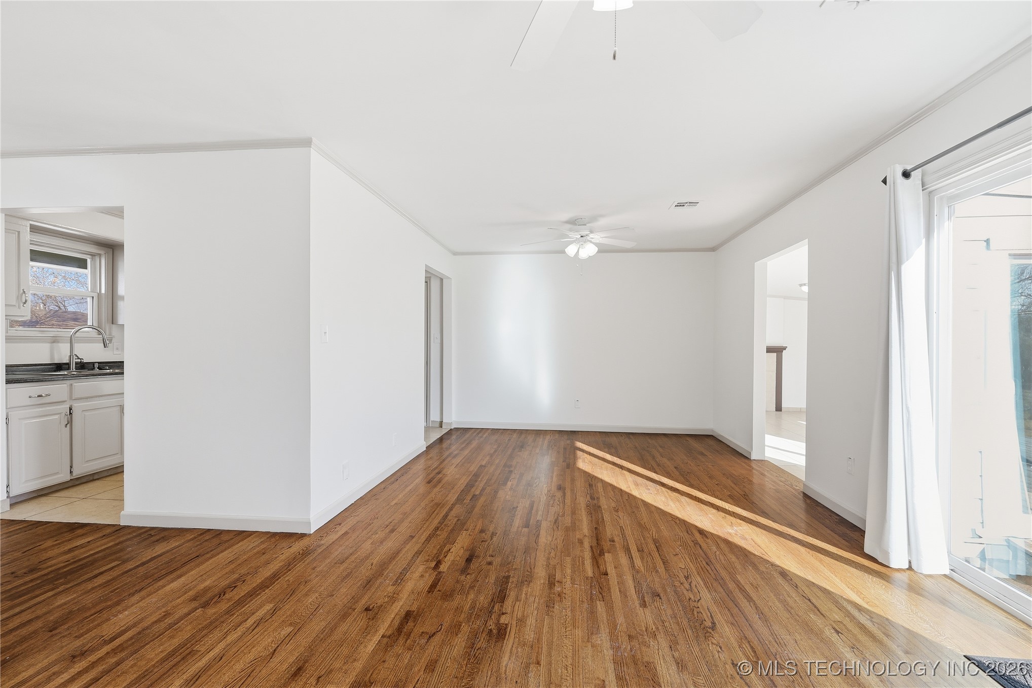 3527 S Jamestown Avenue Property Photo 6