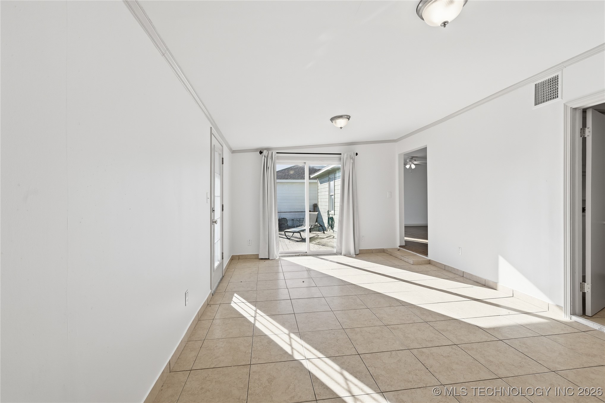 3527 S Jamestown Avenue Property Photo 10