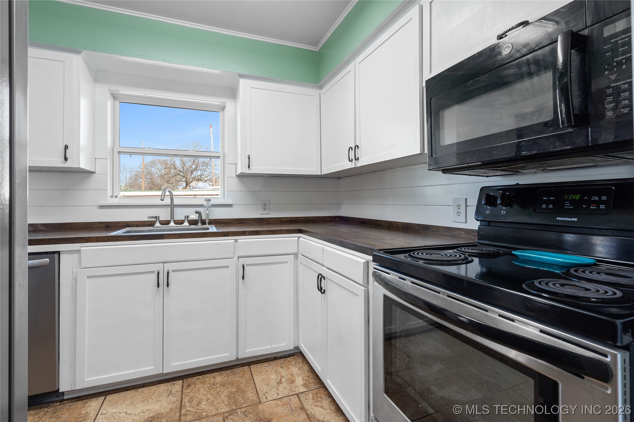 260 Stanolind Property Photo 8