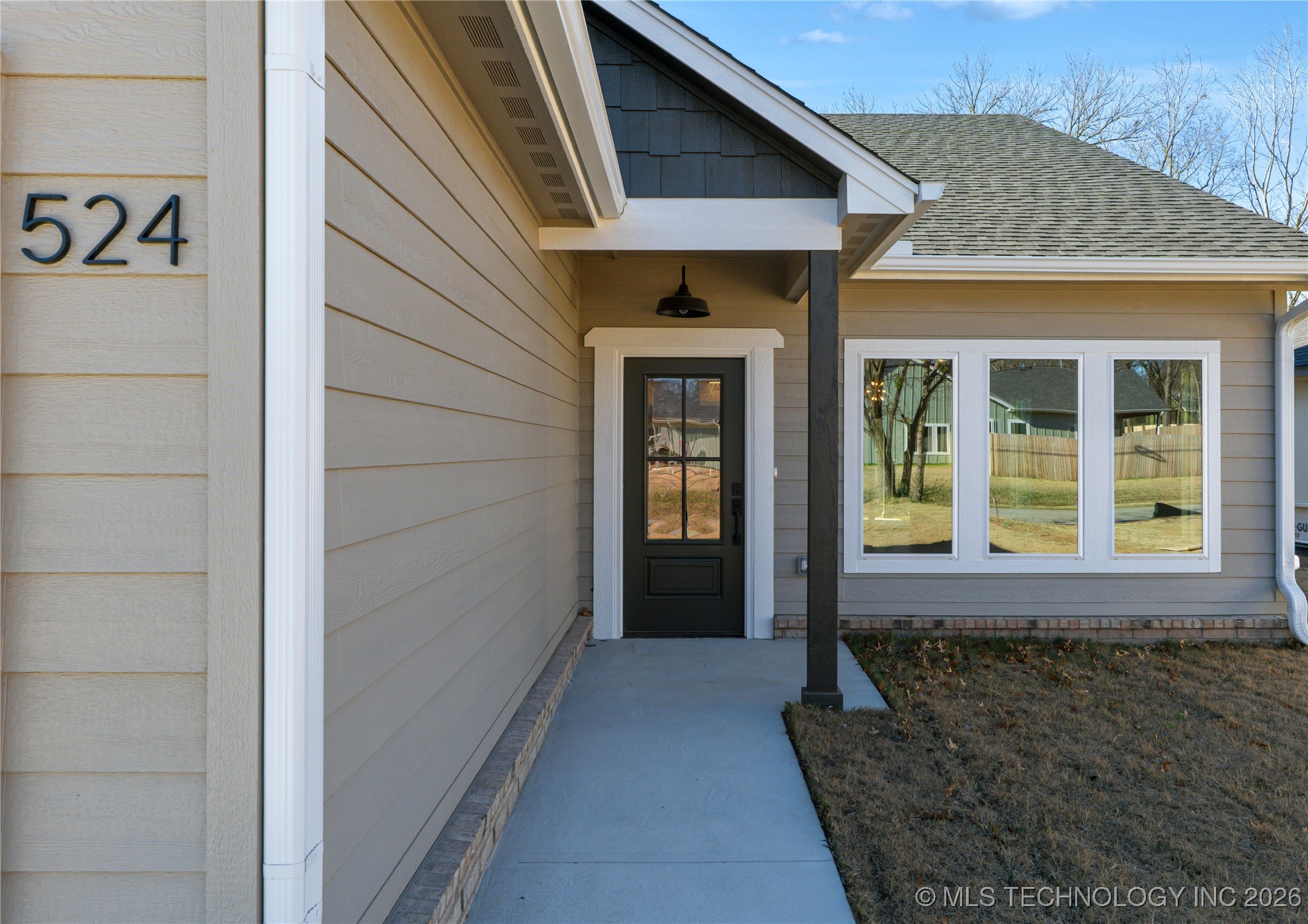 524 S Division Street Property Photo 4