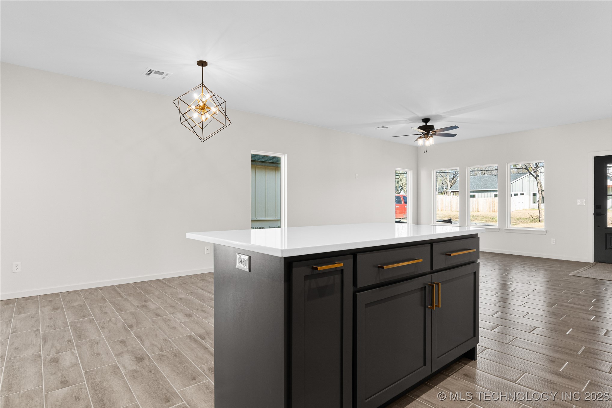 524 S Division Street Property Photo 11