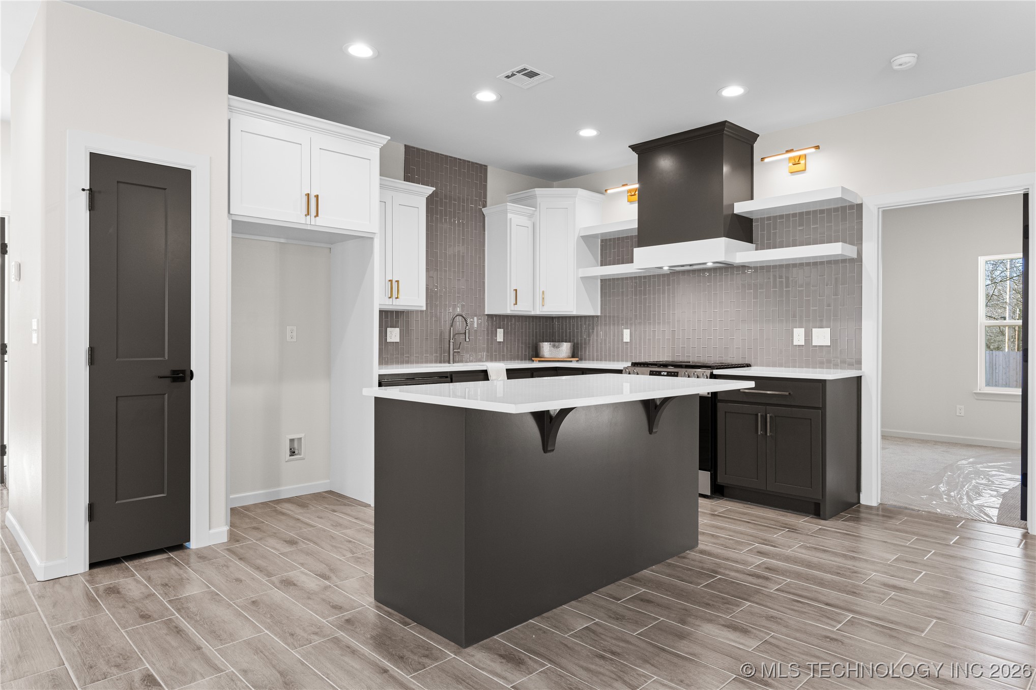 524 S Division Street Property Photo 15