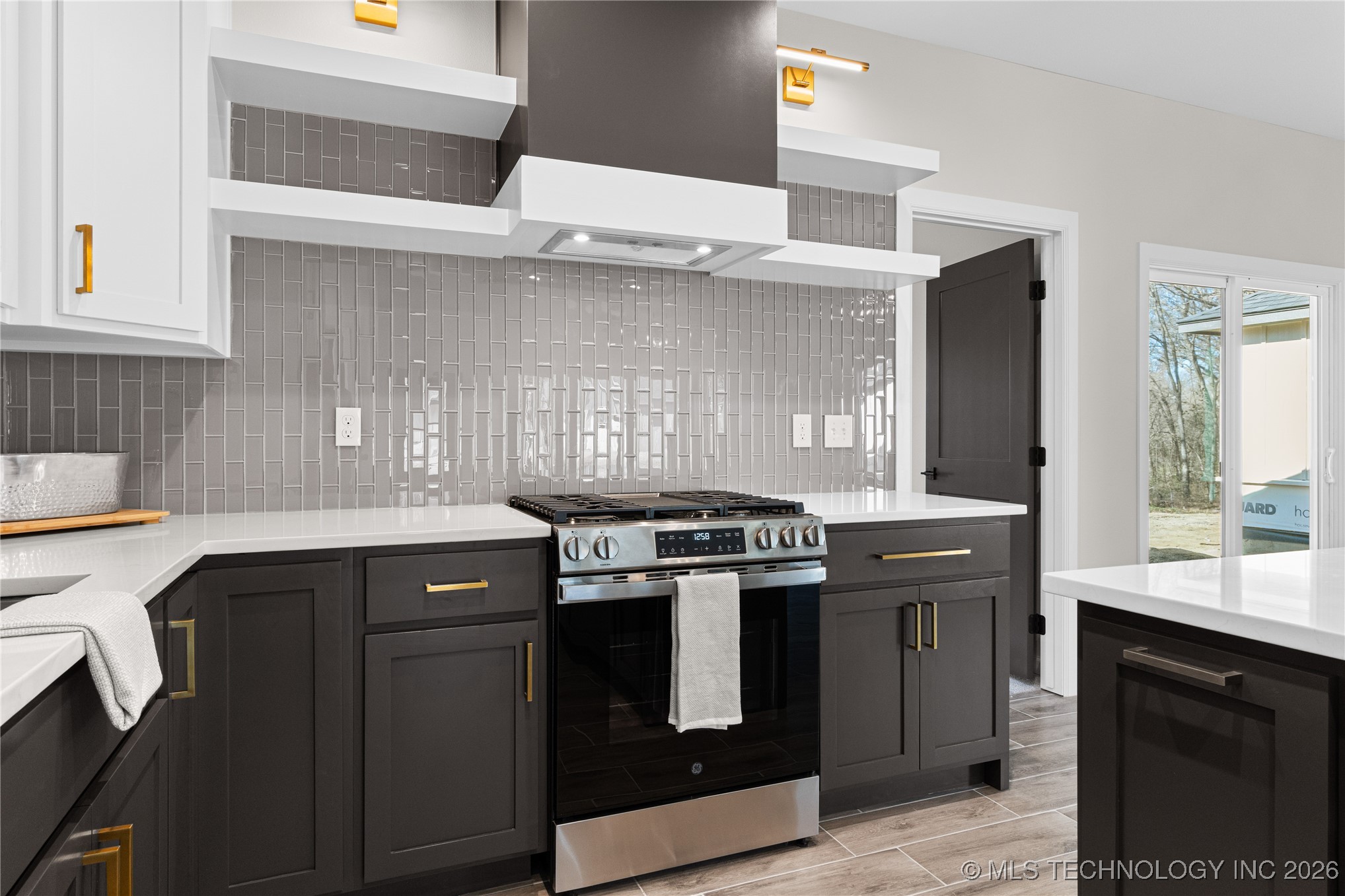 524 S Division Street Property Photo 16