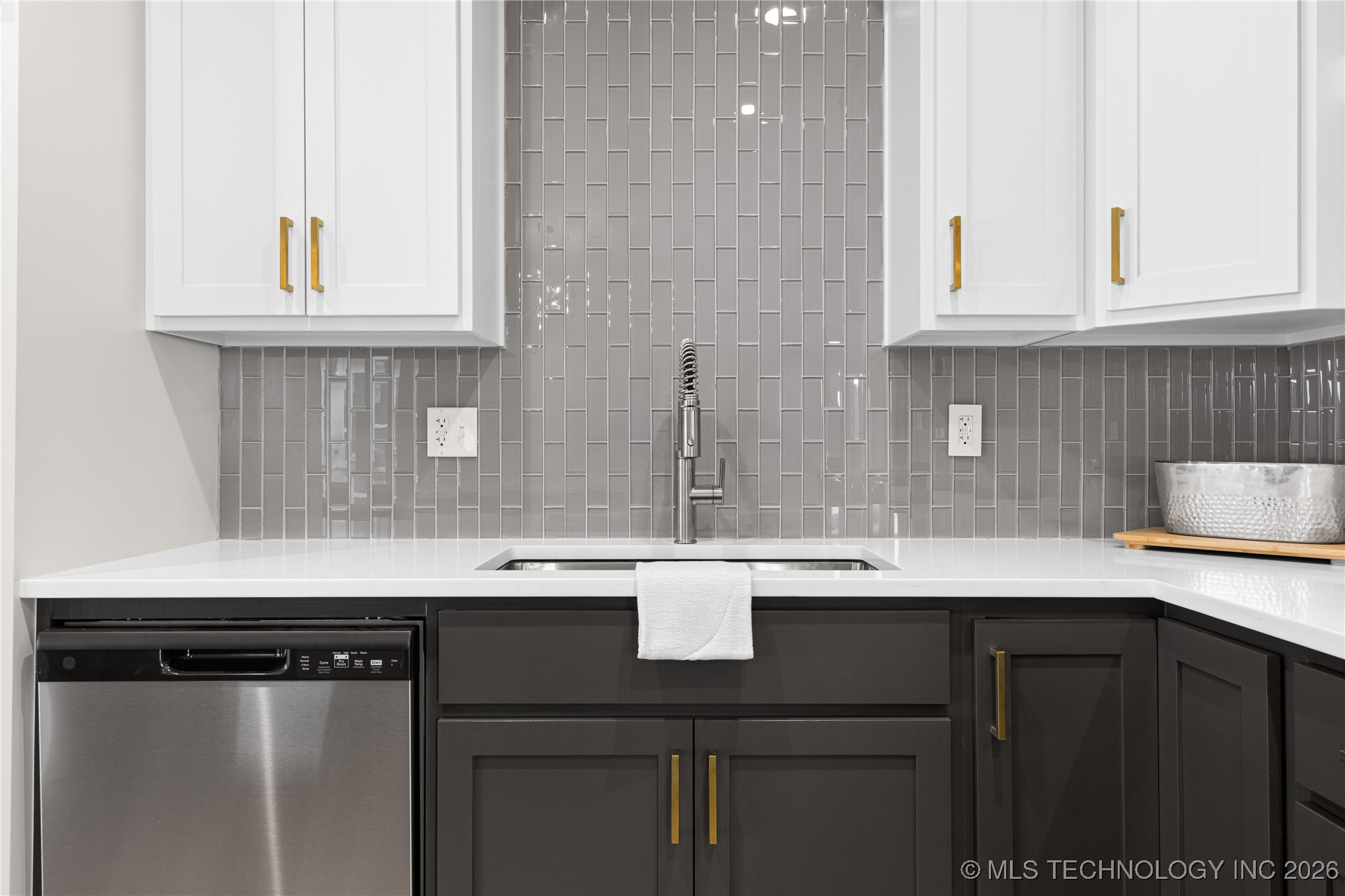 524 S Division Street Property Photo 17