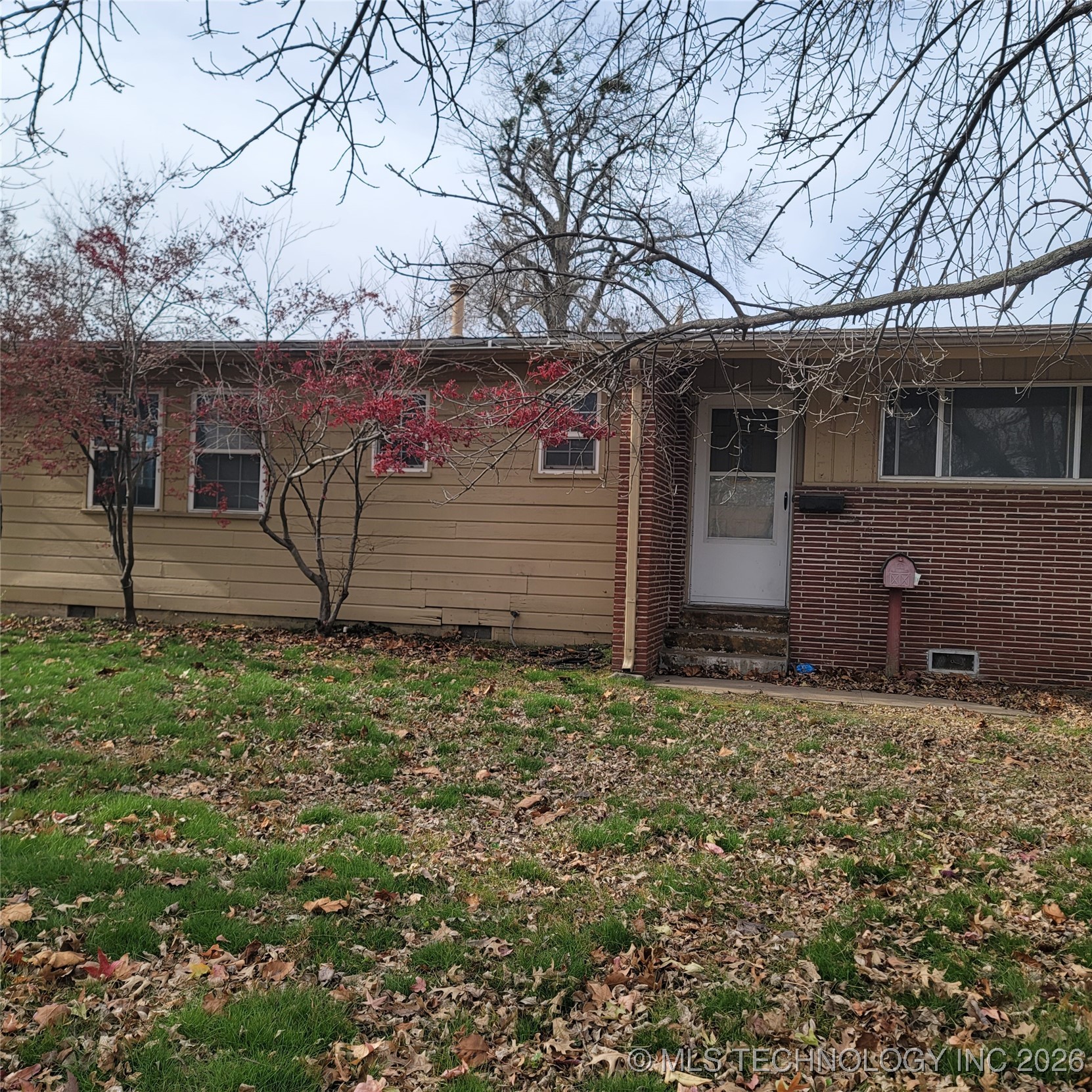 337 N Crabtree Road Property Photo 1