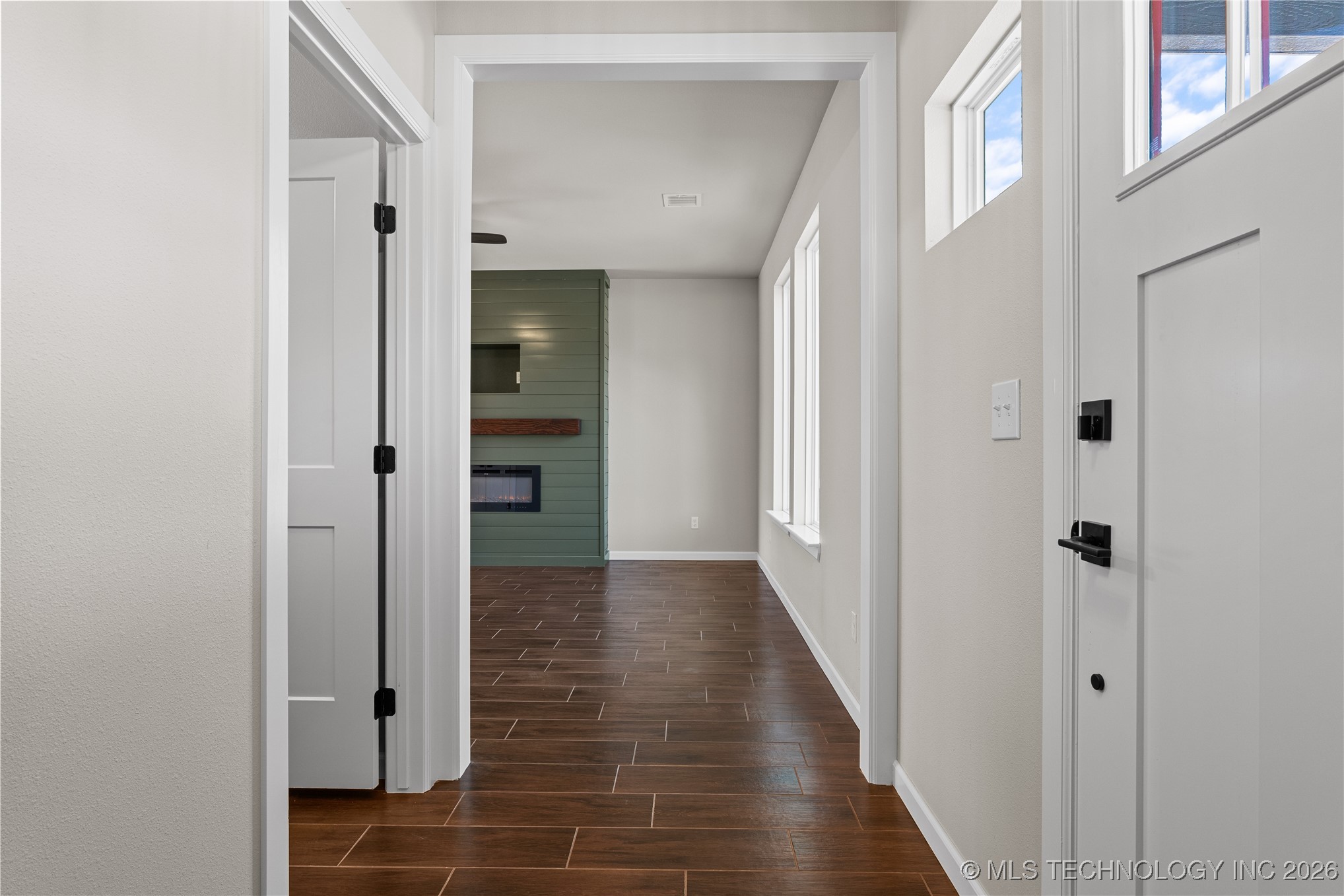 604 S Division Street Property Photo 7