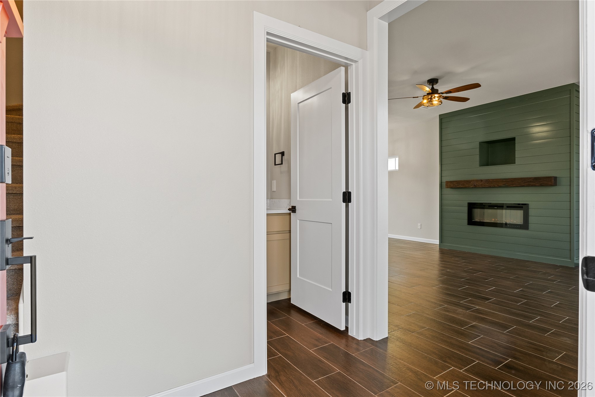 604 S Division Street Property Photo 8