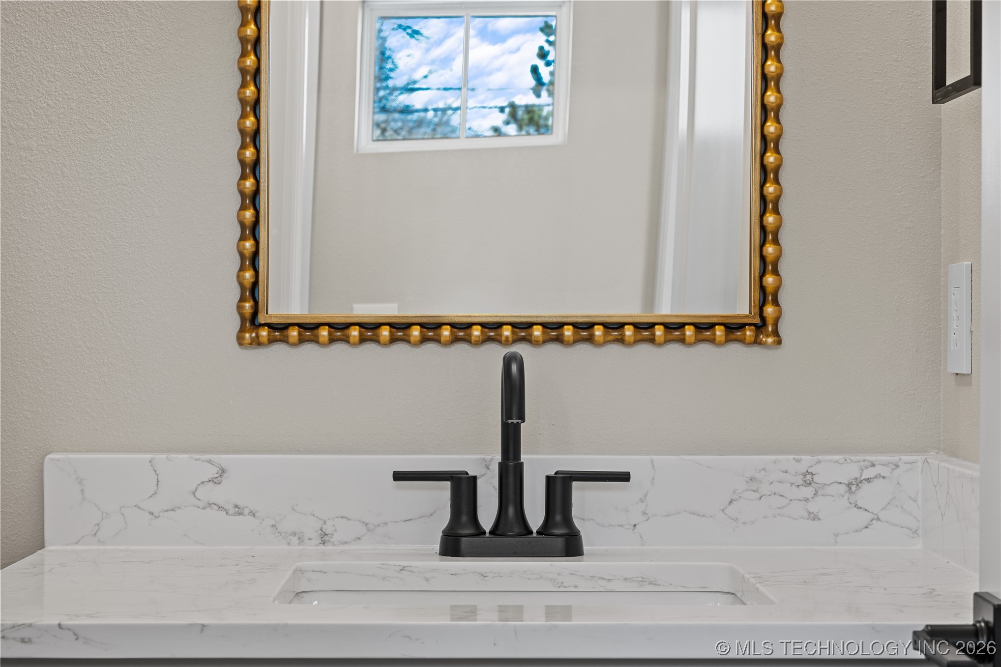 604 S Division Street Property Photo 9