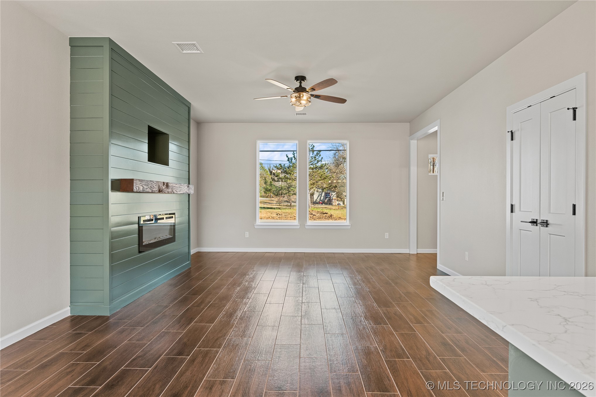 604 S Division Street Property Photo 15