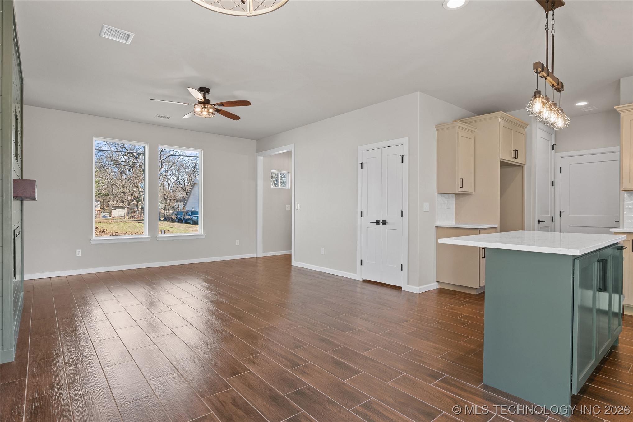 604 S Division Street Property Photo 16