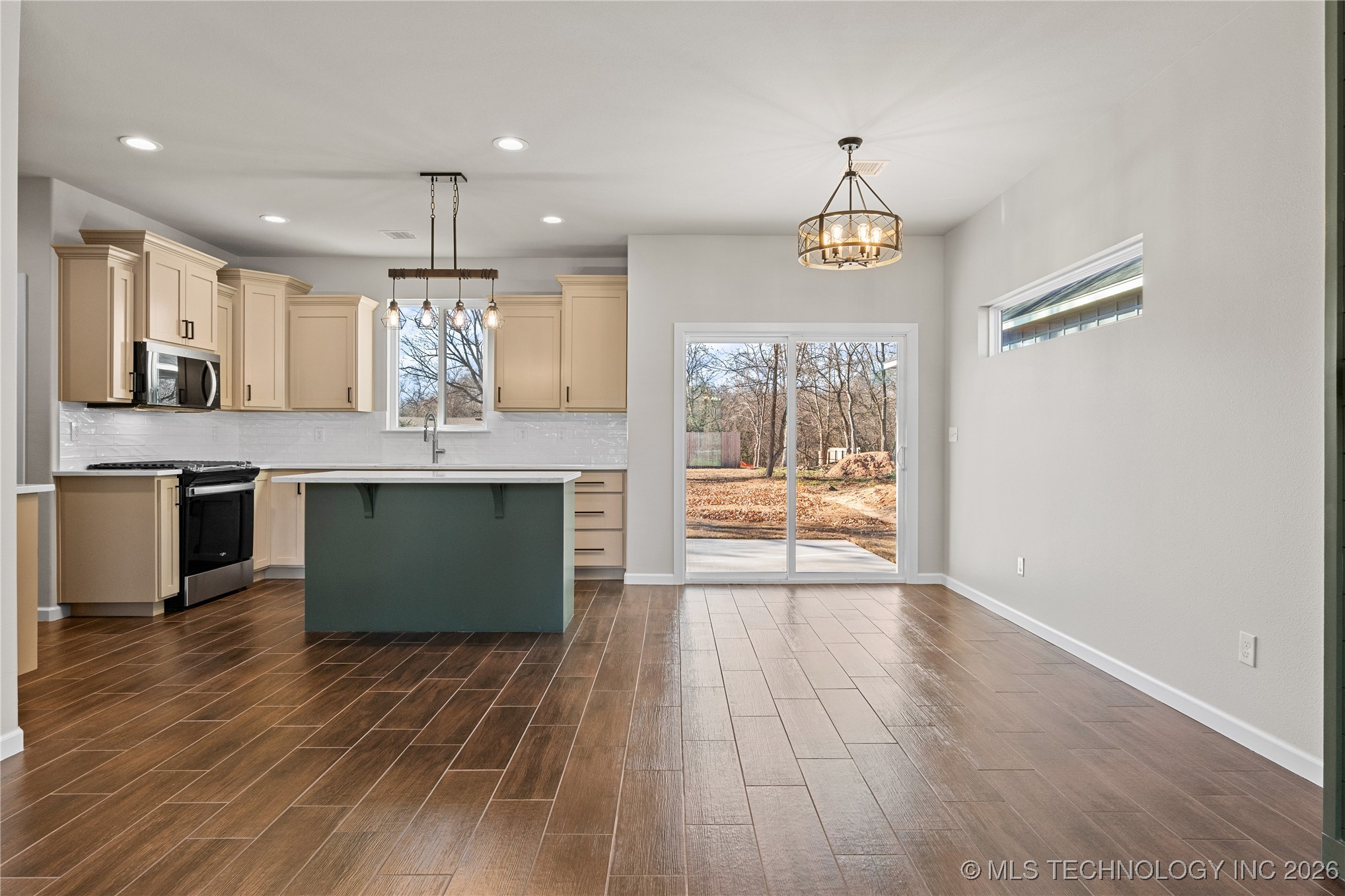 604 S Division Street Property Photo 17