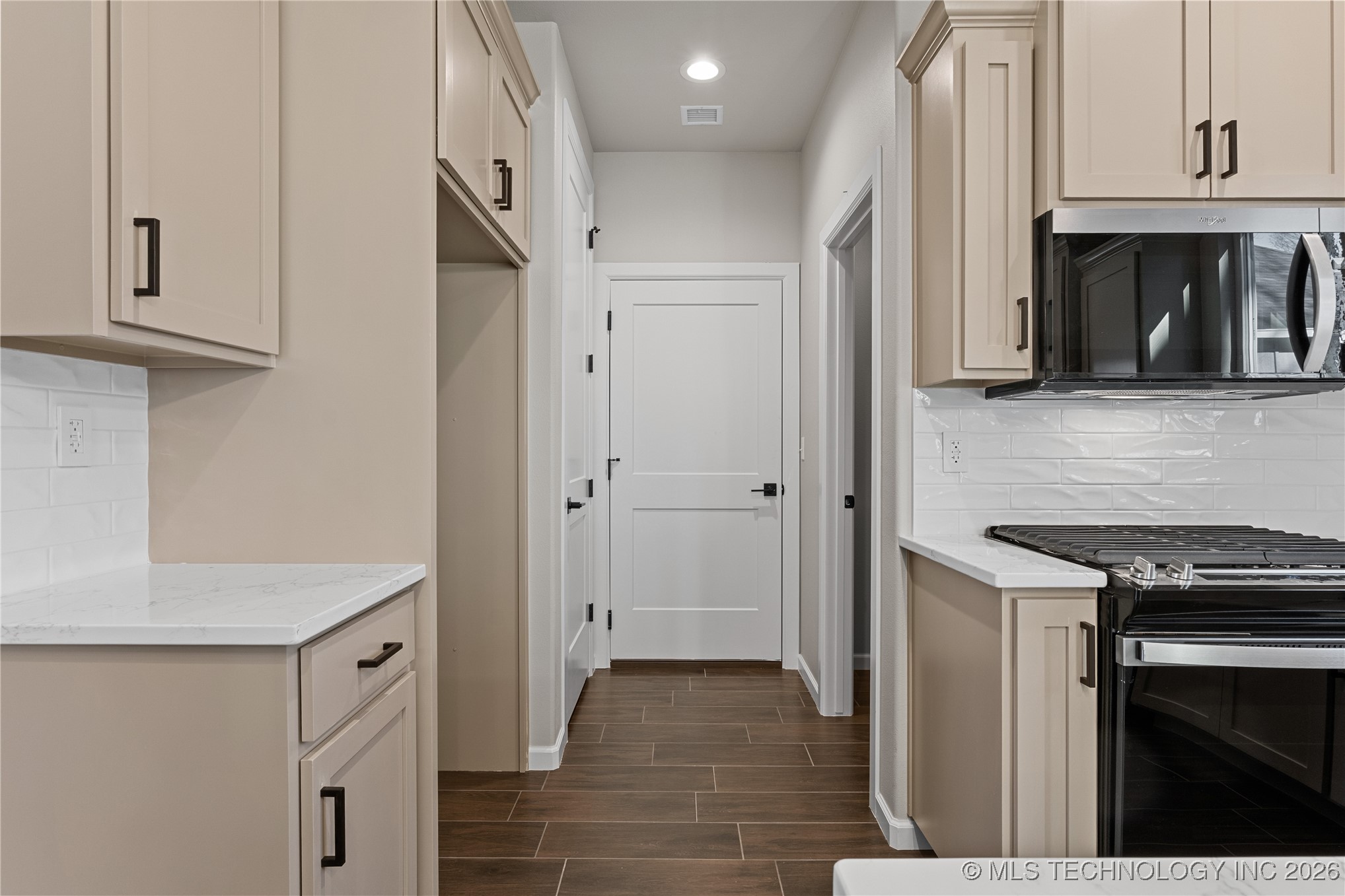 604 S Division Street Property Photo 28