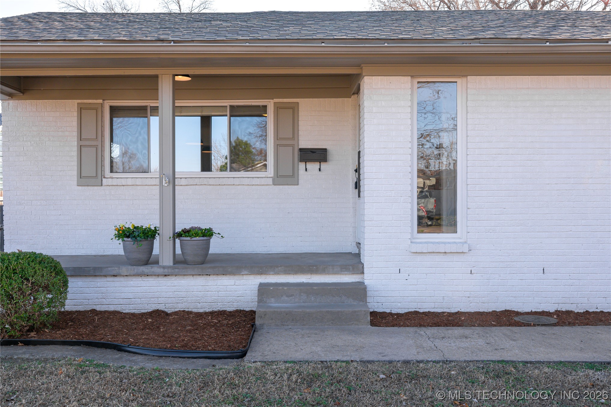 5766 E 25th Place Property Photo 4