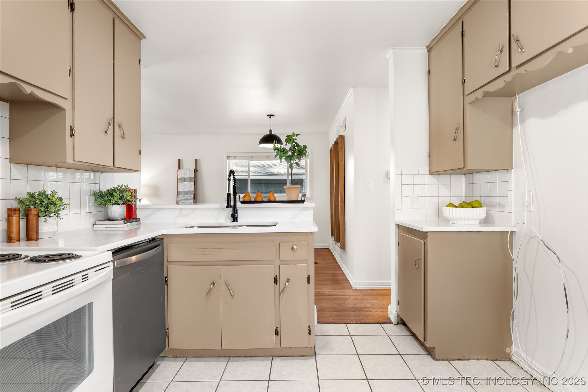 5766 E 25th Place Property Photo 26