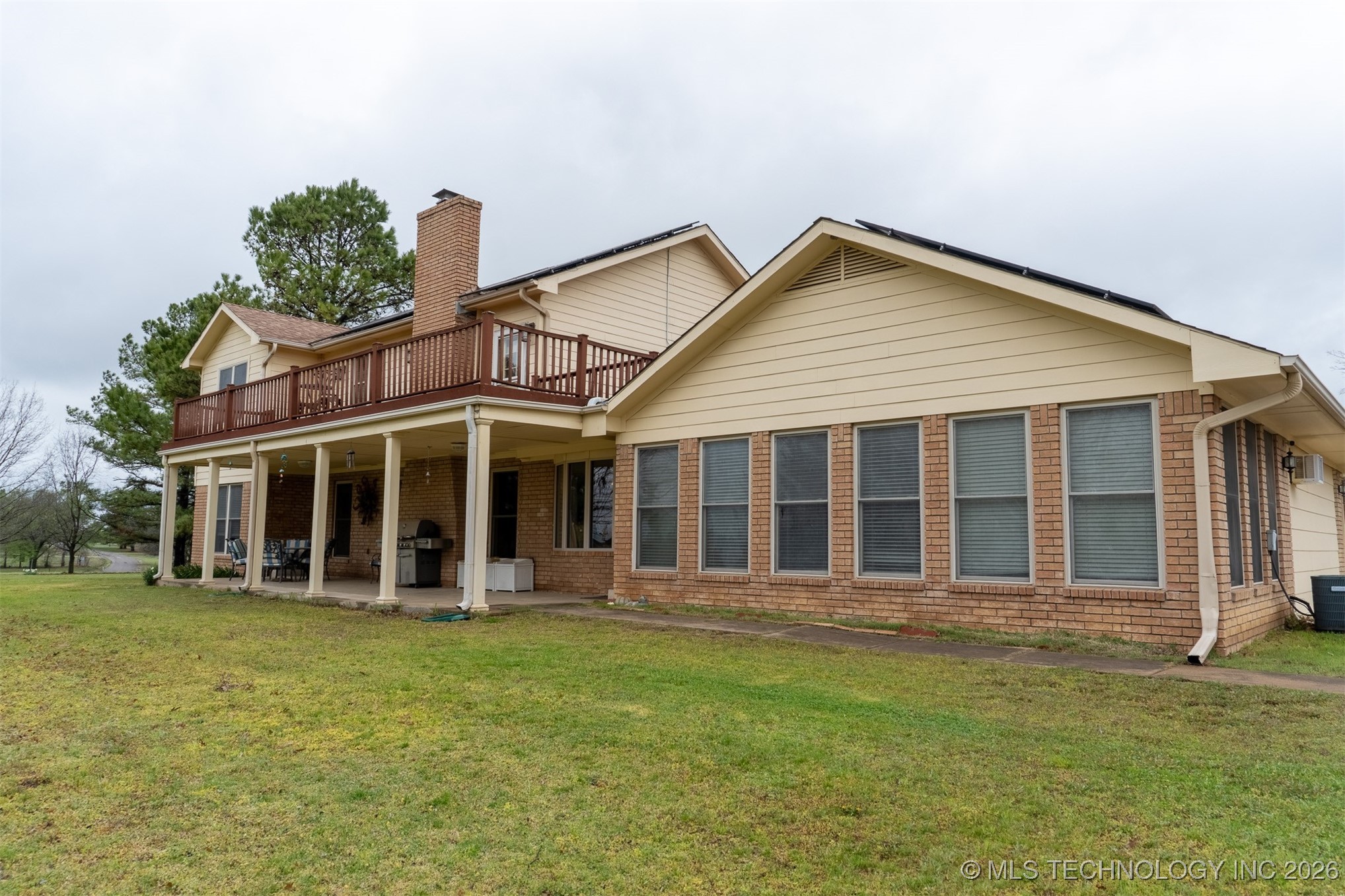 575 Majestic Hills Property Photo 4