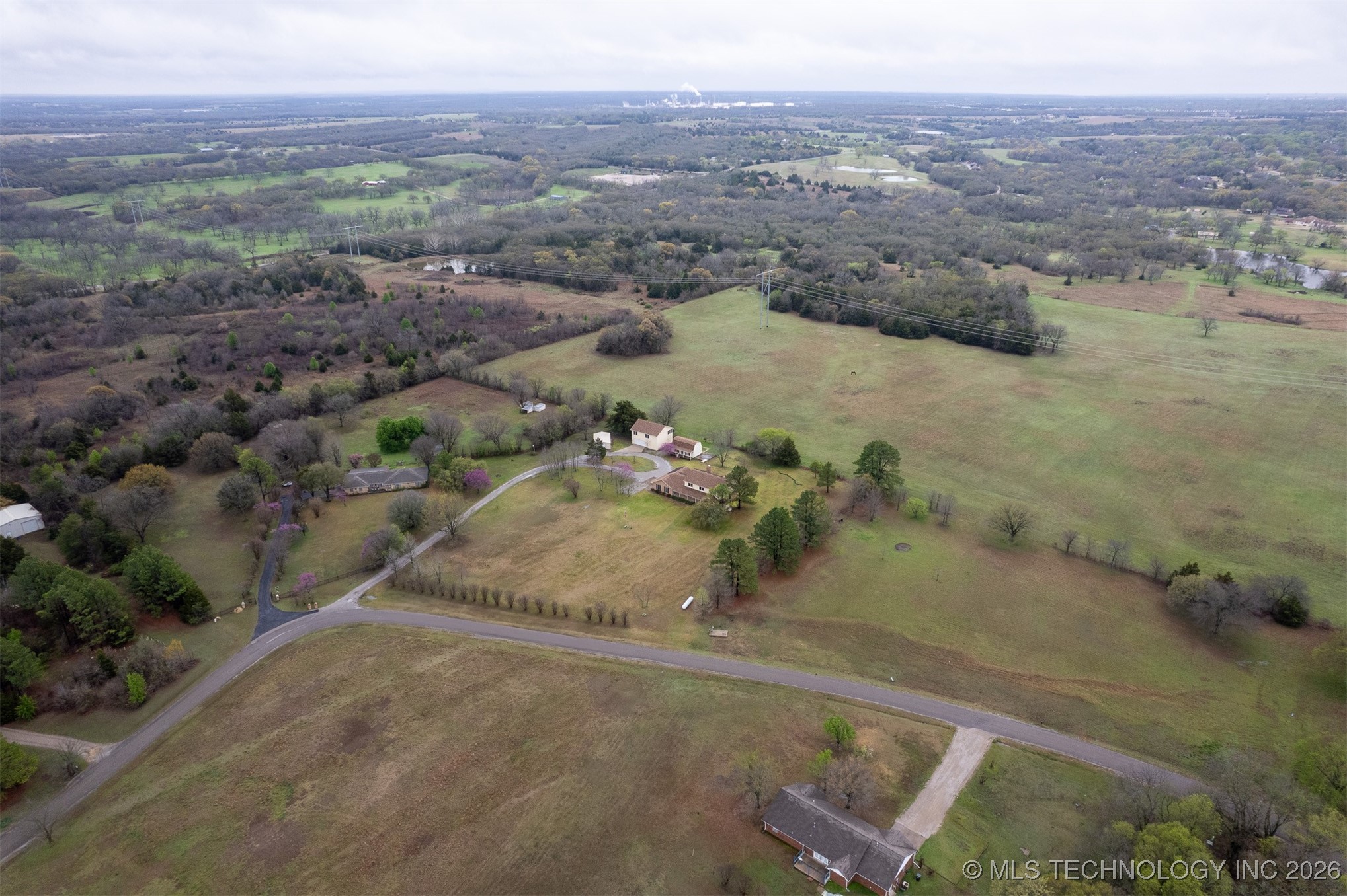 575 Majestic Hills Property Photo 12