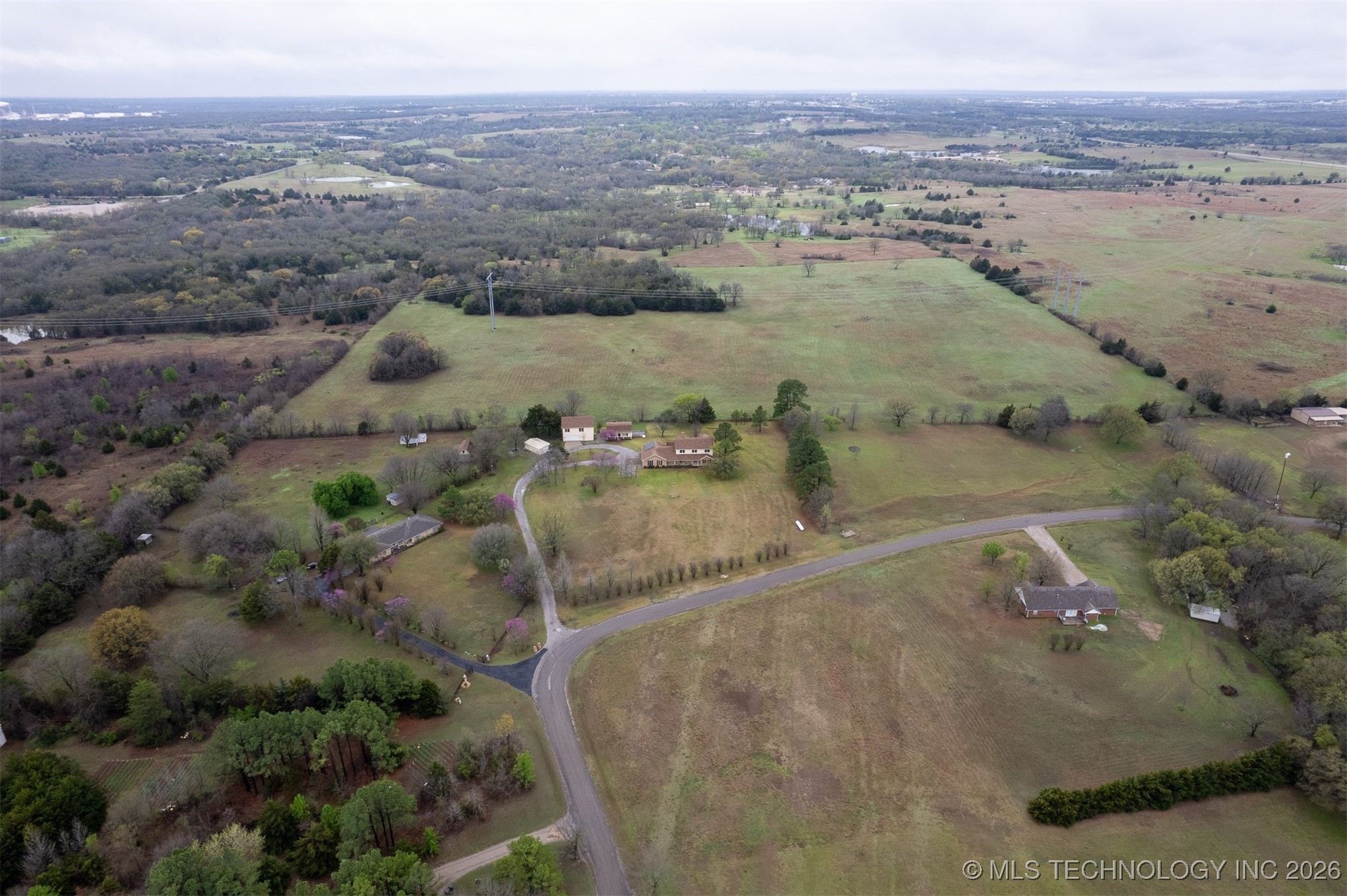 575 Majestic Hills Property Photo 13