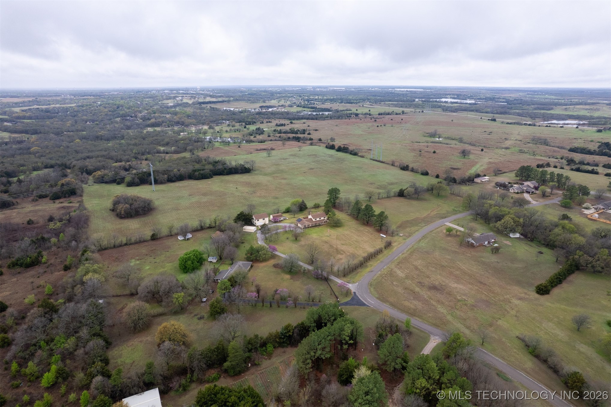 575 Majestic Hills Property Photo 14