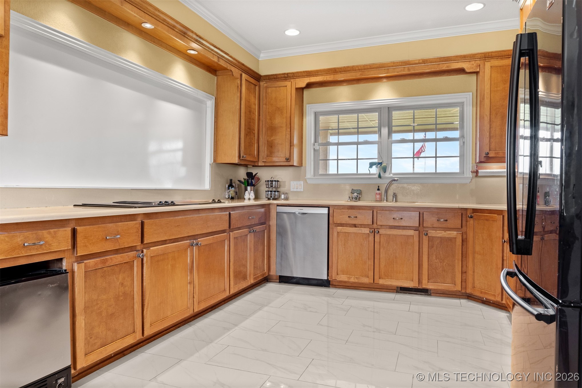 575 Majestic Hills Property Photo 24