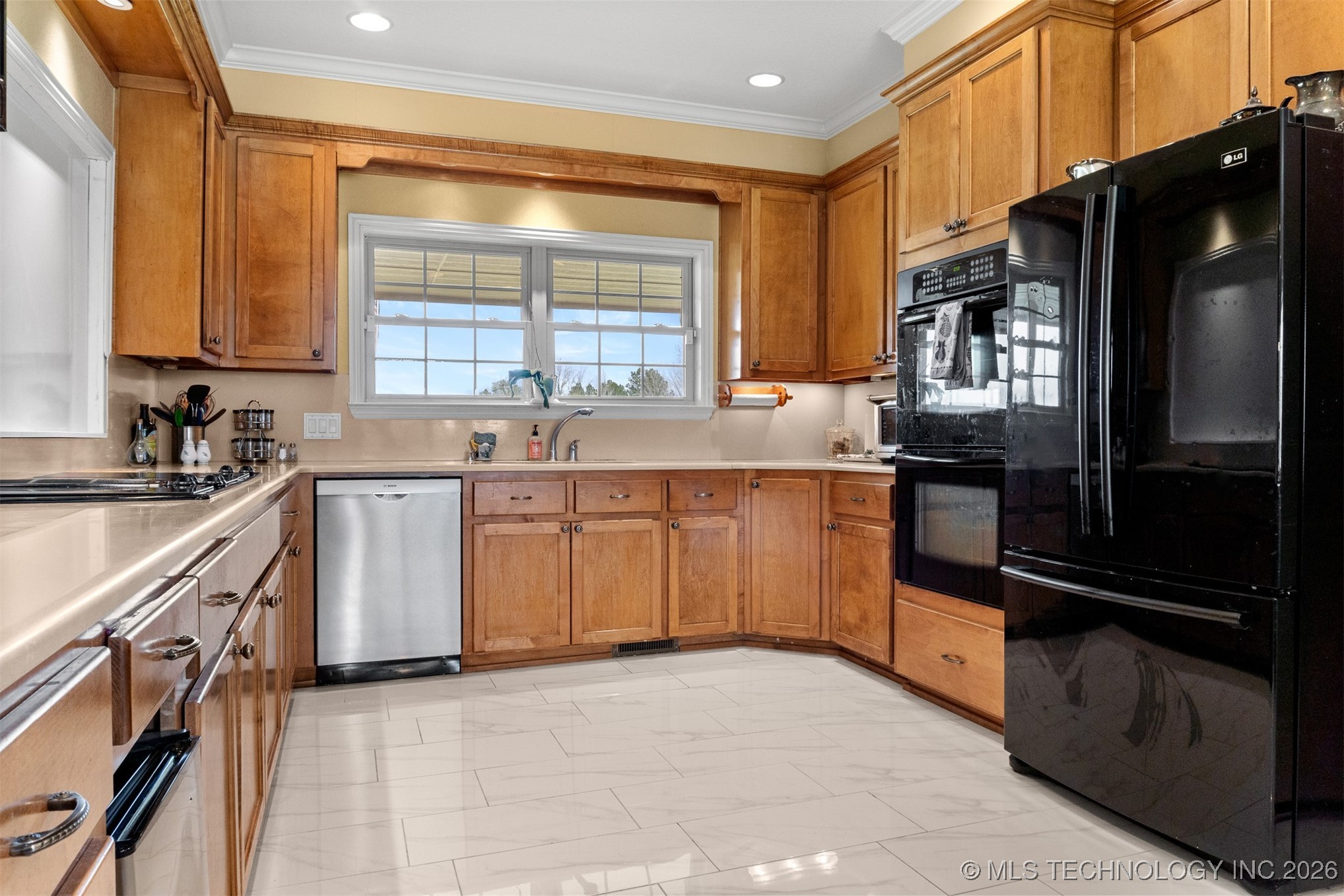 575 Majestic Hills Property Photo 25