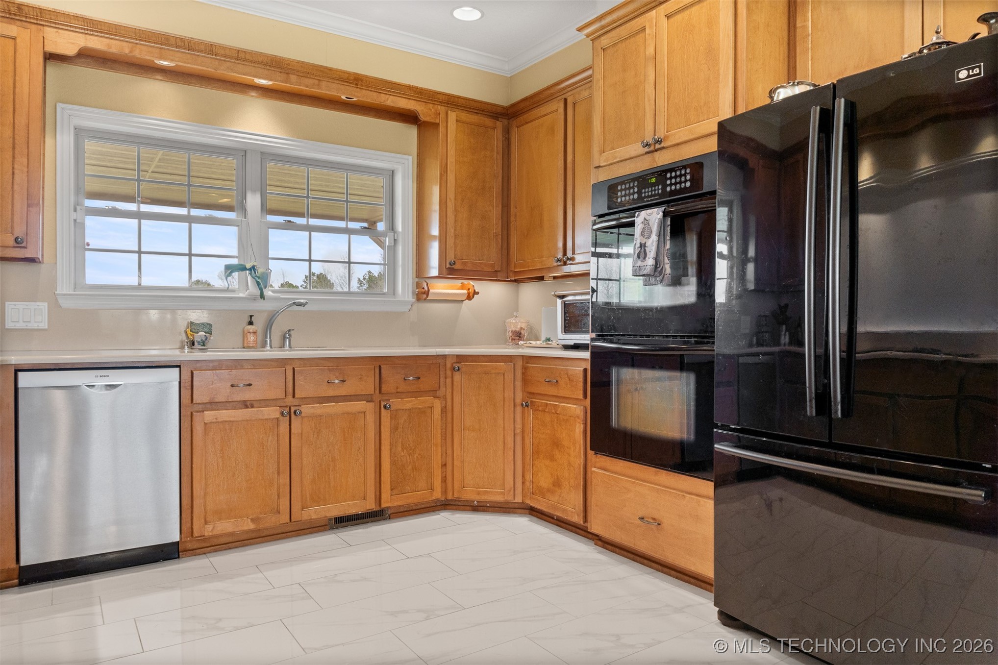 575 Majestic Hills Property Photo 26