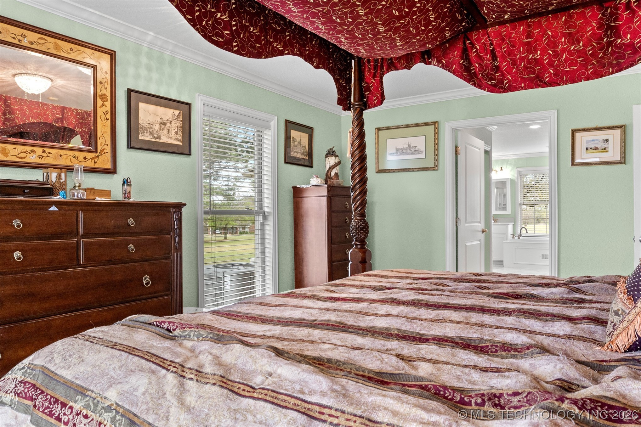 575 Majestic Hills Property Photo 33