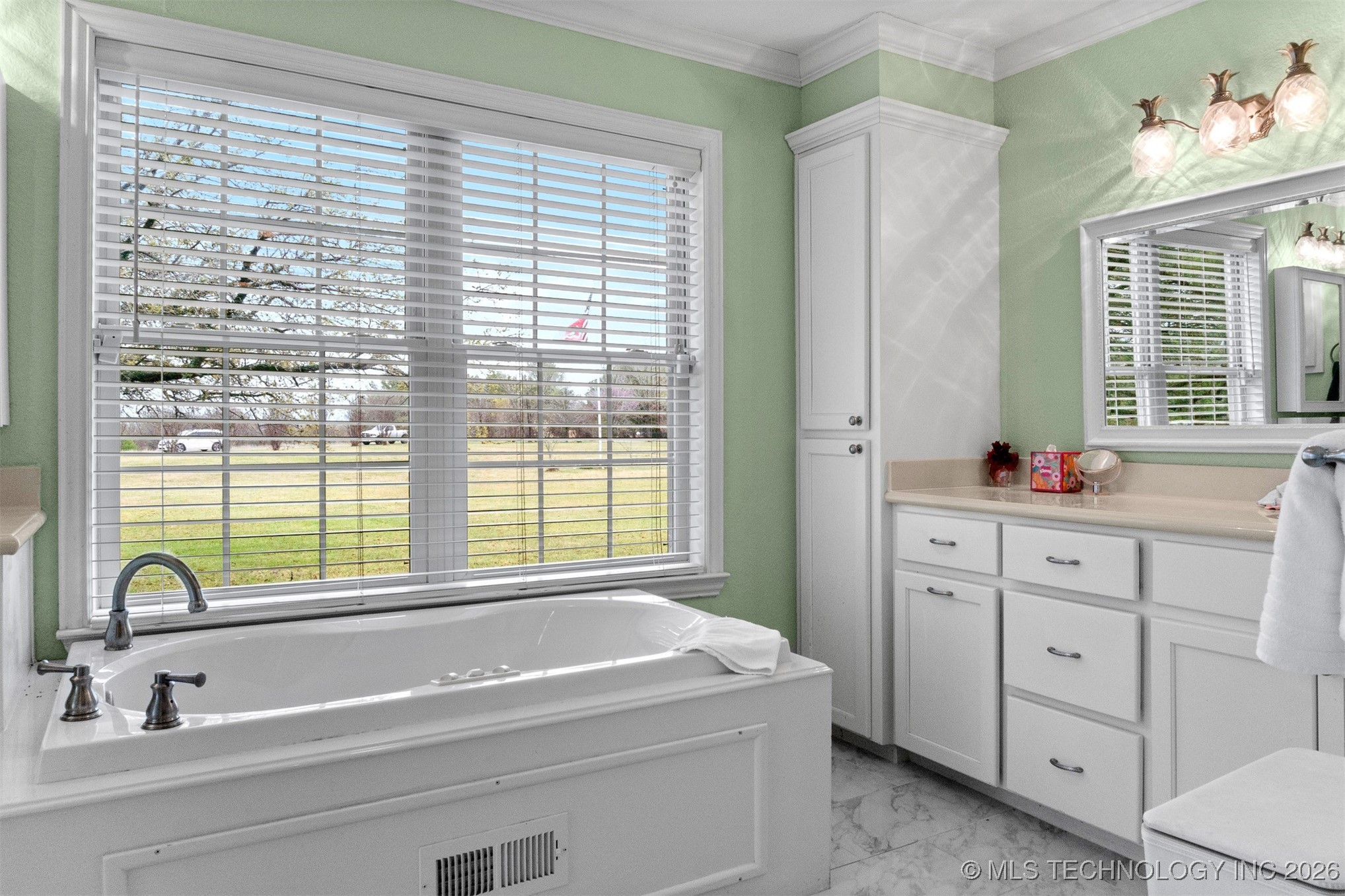 575 Majestic Hills Property Photo 36