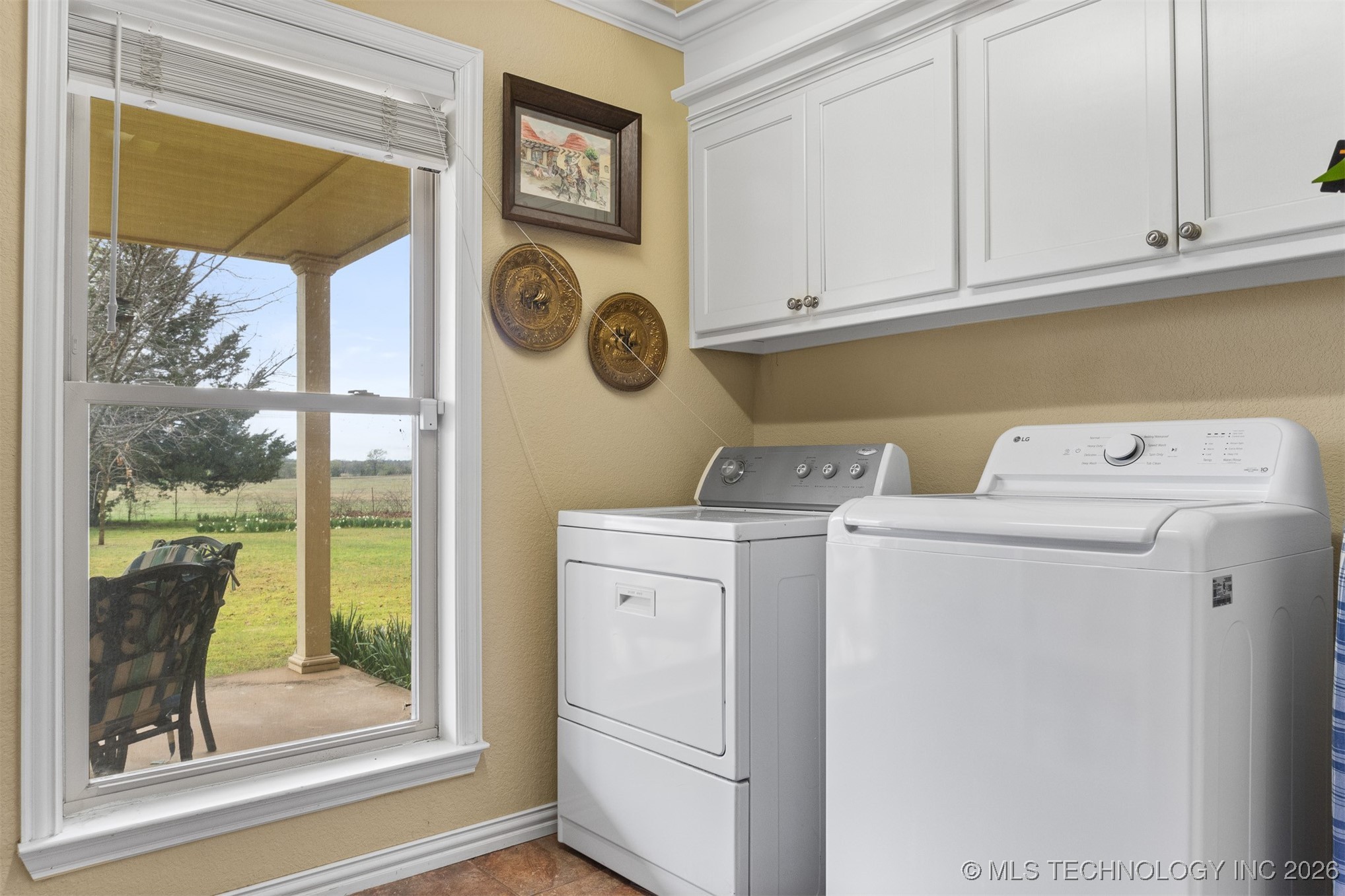 575 Majestic Hills Property Photo 38