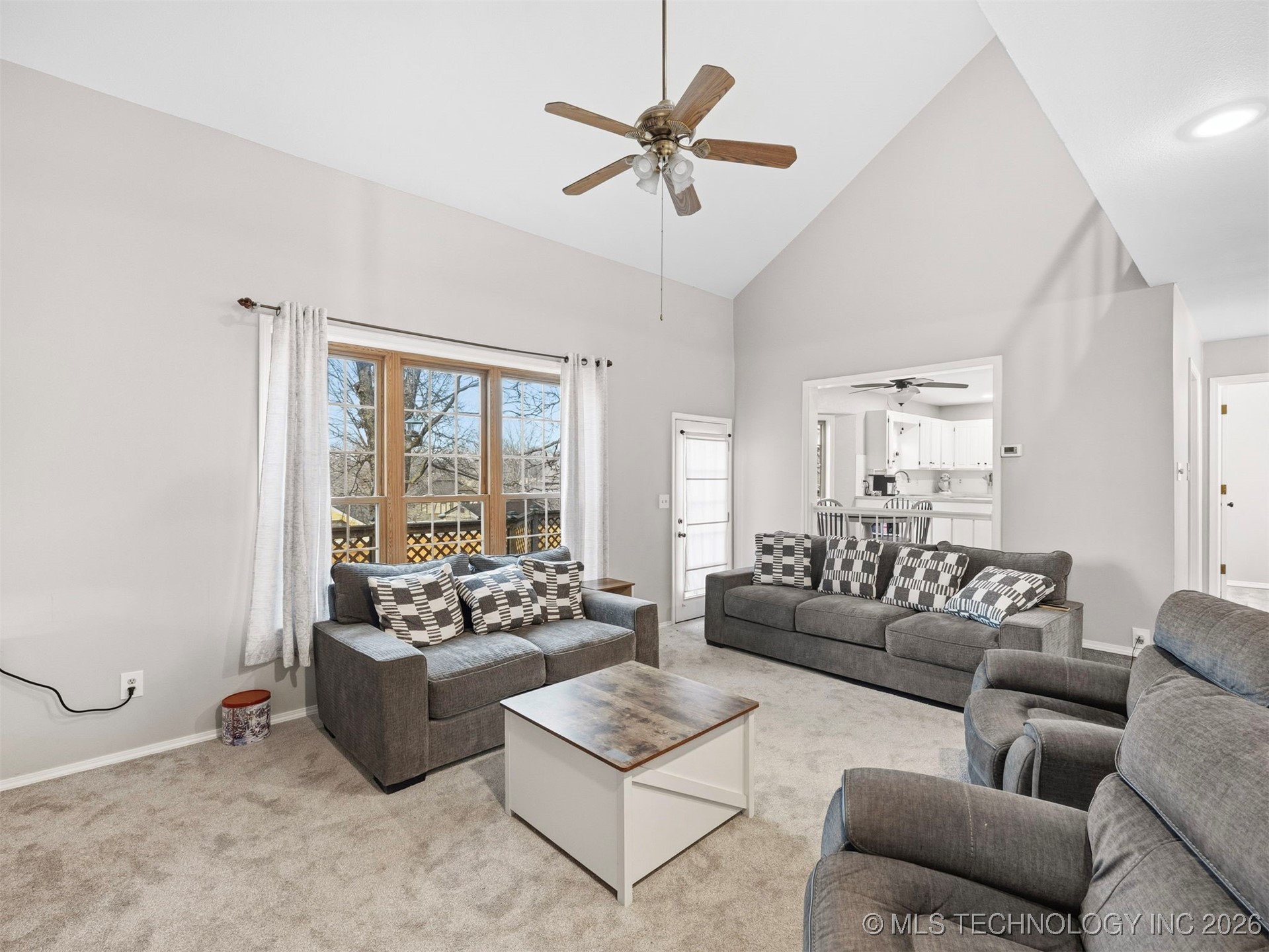 3112 W Berwick Street Property Photo 5