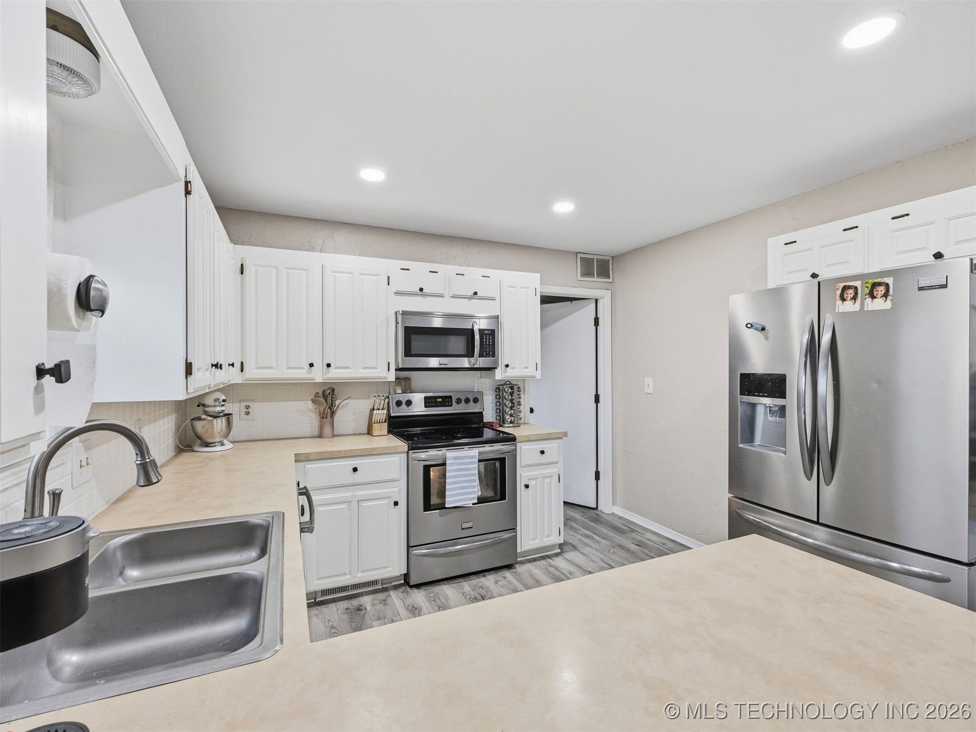 3112 W Berwick Street Property Photo 11