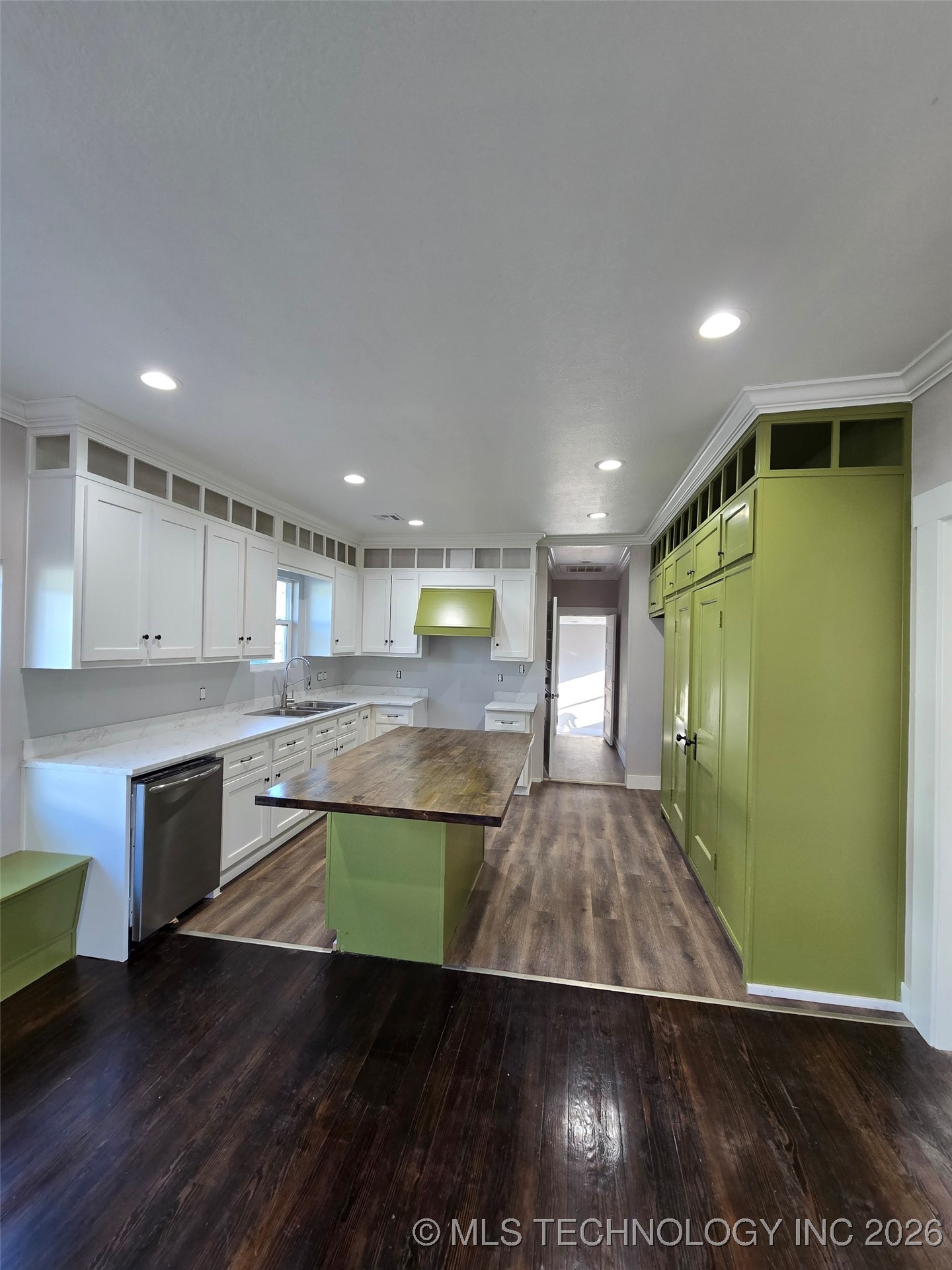 416 S 6th Property Photo 9